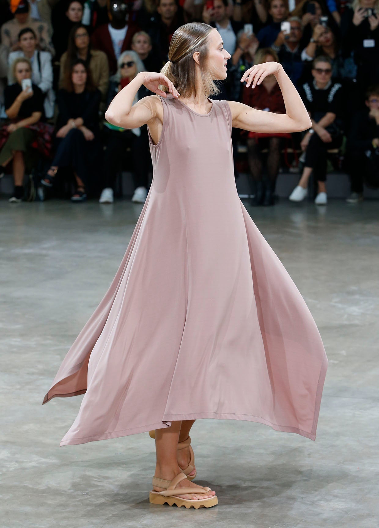 ISSEY MIYAKE SPRING SUMMER 2020 コレクション 07