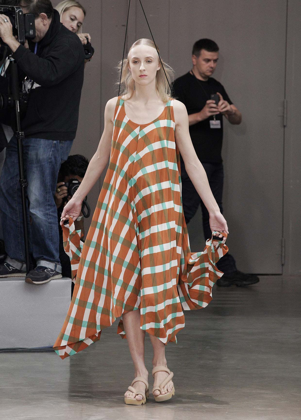 ISSEY MIYAKE SPRING SUMMER 2020 コレクション 56