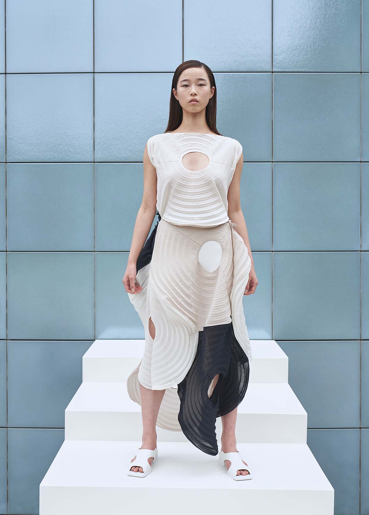 ISSEY MIYAKE コレクション SPRING SUMMER 2022 – isseymiyake.com