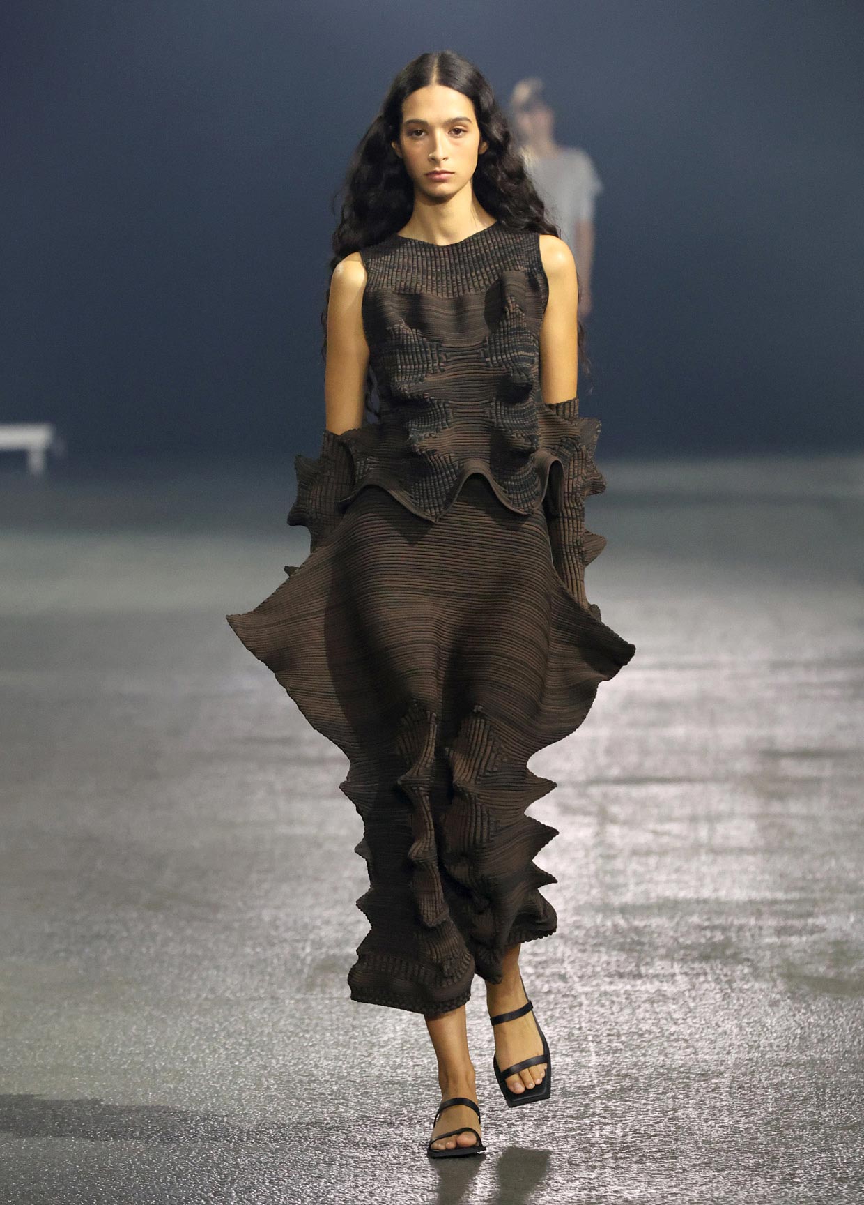 ISSEY MIYAKE SPRING SUMMER 2023 コレクション39 – isseymiyake.com