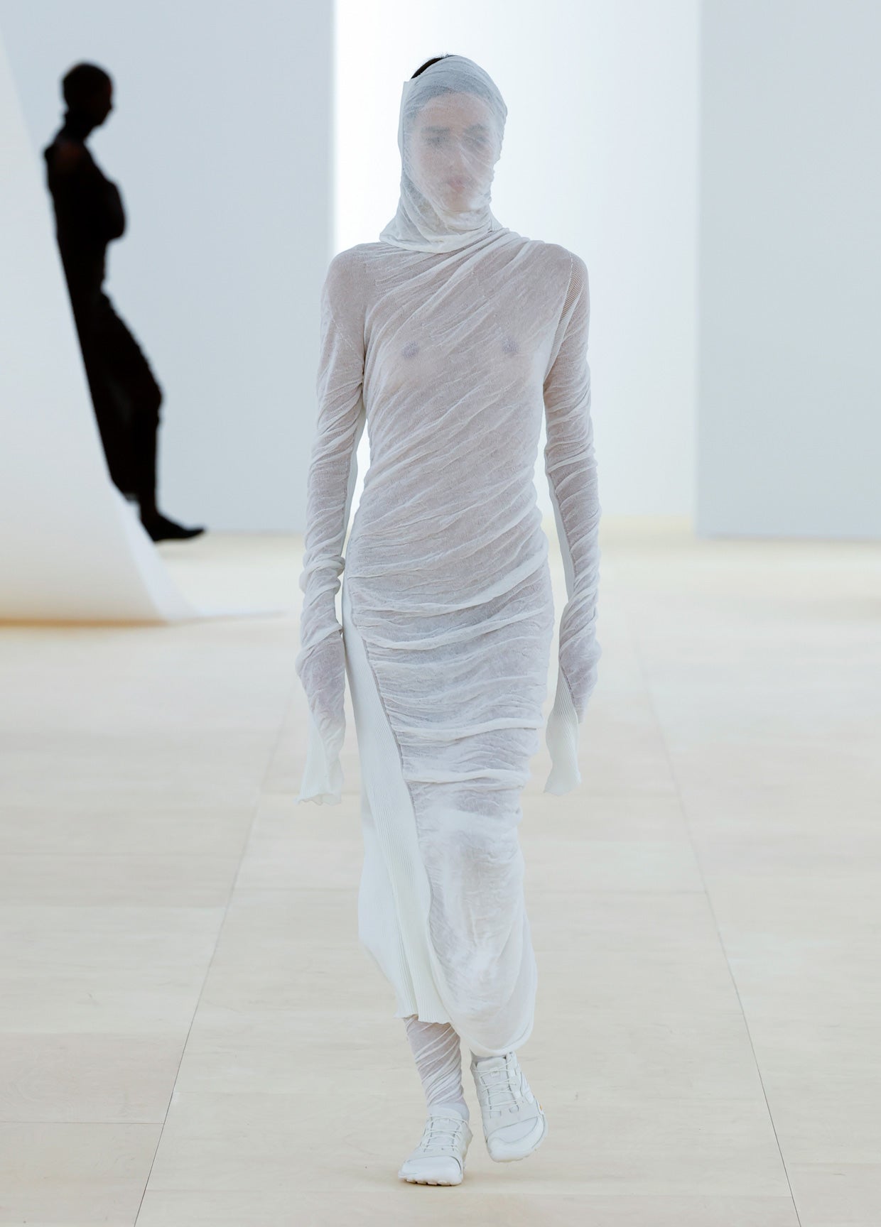 ISSEY MIYAKE SPRING SUMMER 2024 コレクション 03