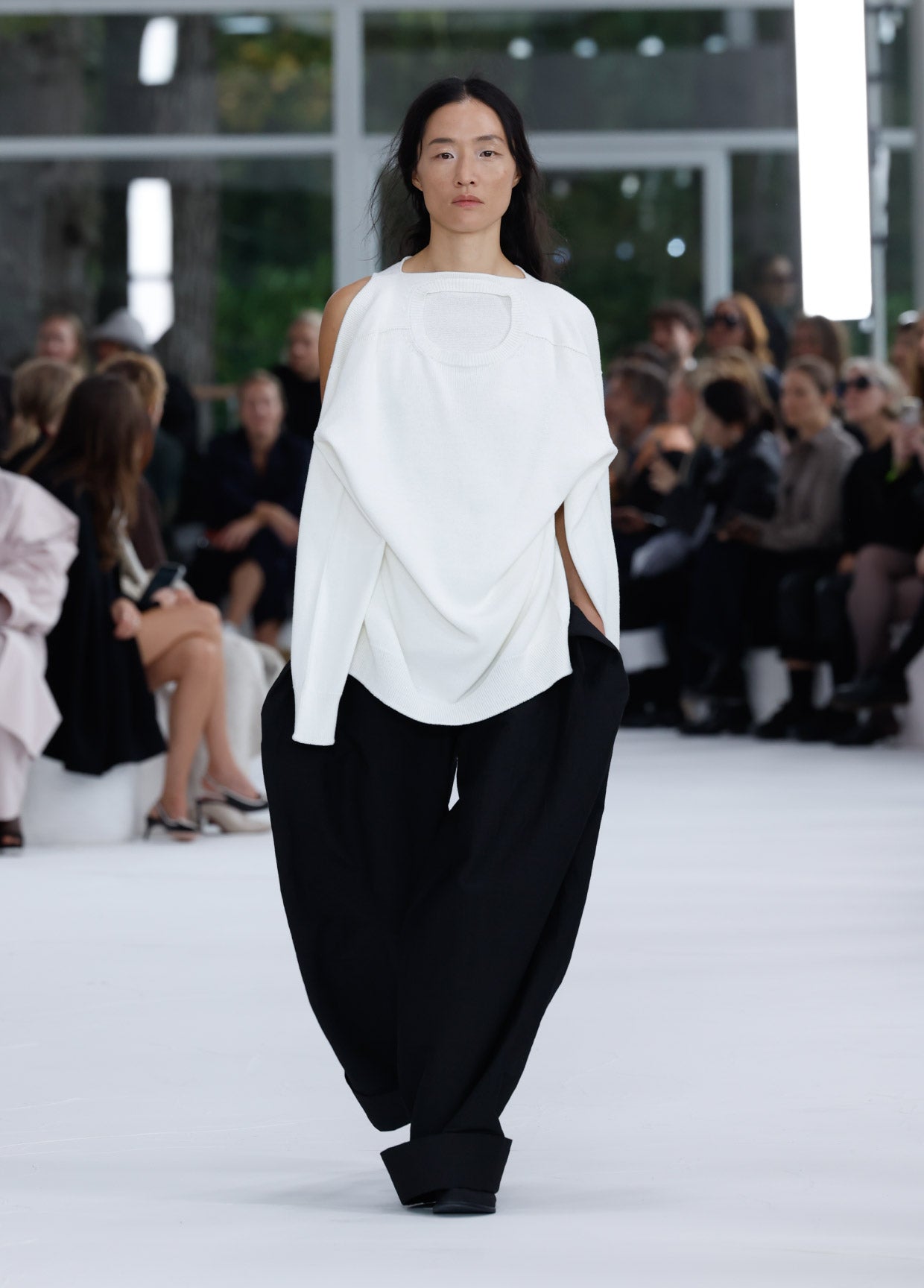 ISSEY MIYAKE SPRING SUMMER 2025 コレクション 26 – isseymiyake.com