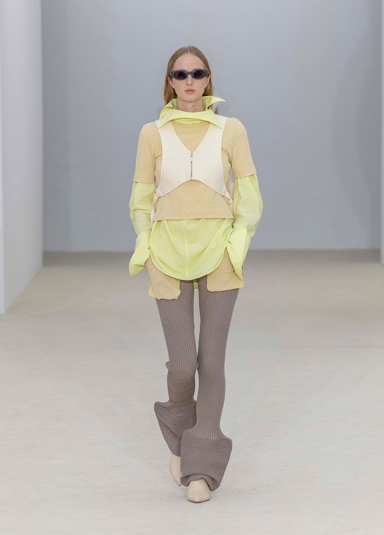 ISSEY MIYAKE SPRING SUMMER 2026 コレクション 11 – isseymiyake.com