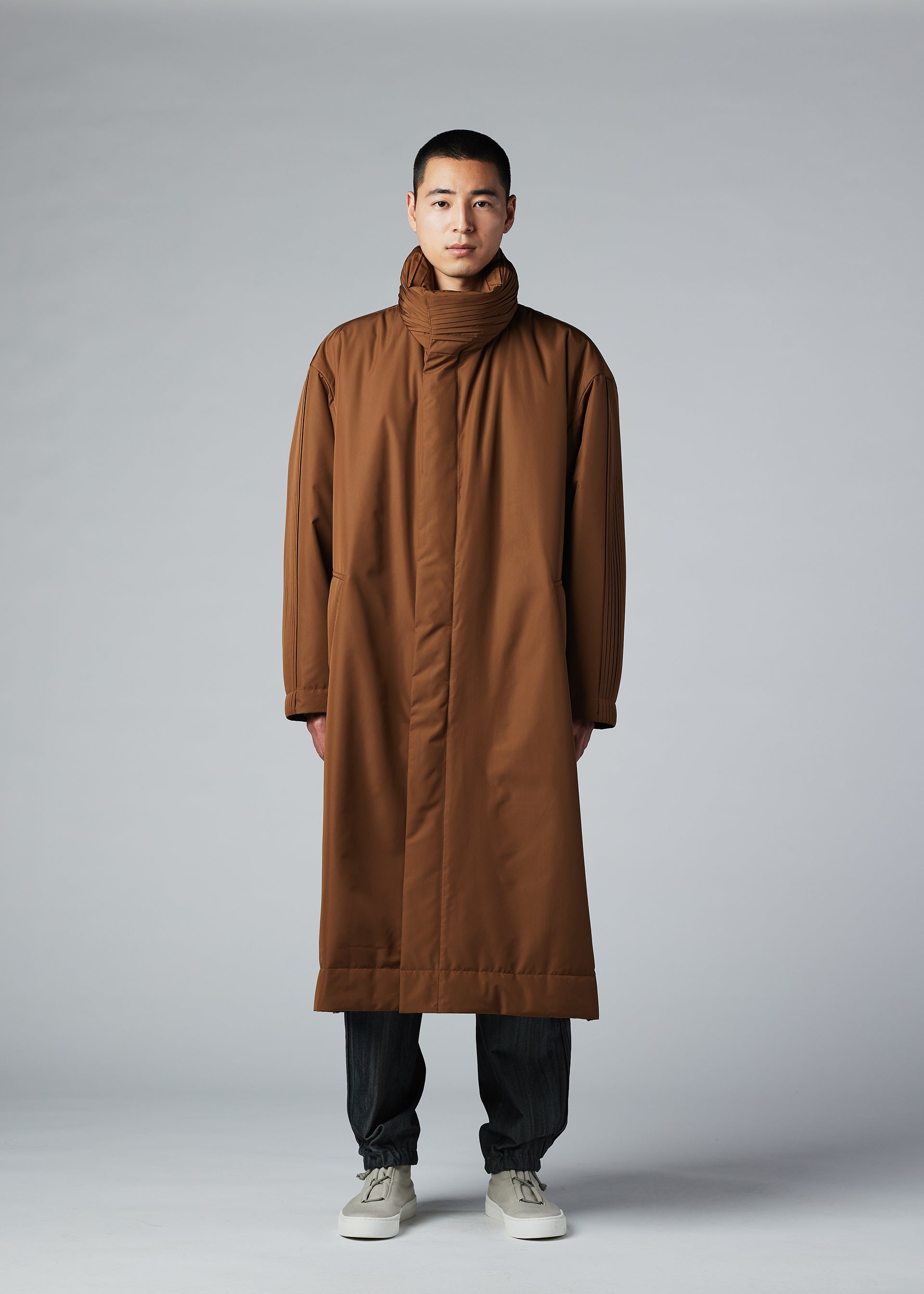 PLEATS PUFFER、メンズ_ジャケット&コート_コート、着用画像1