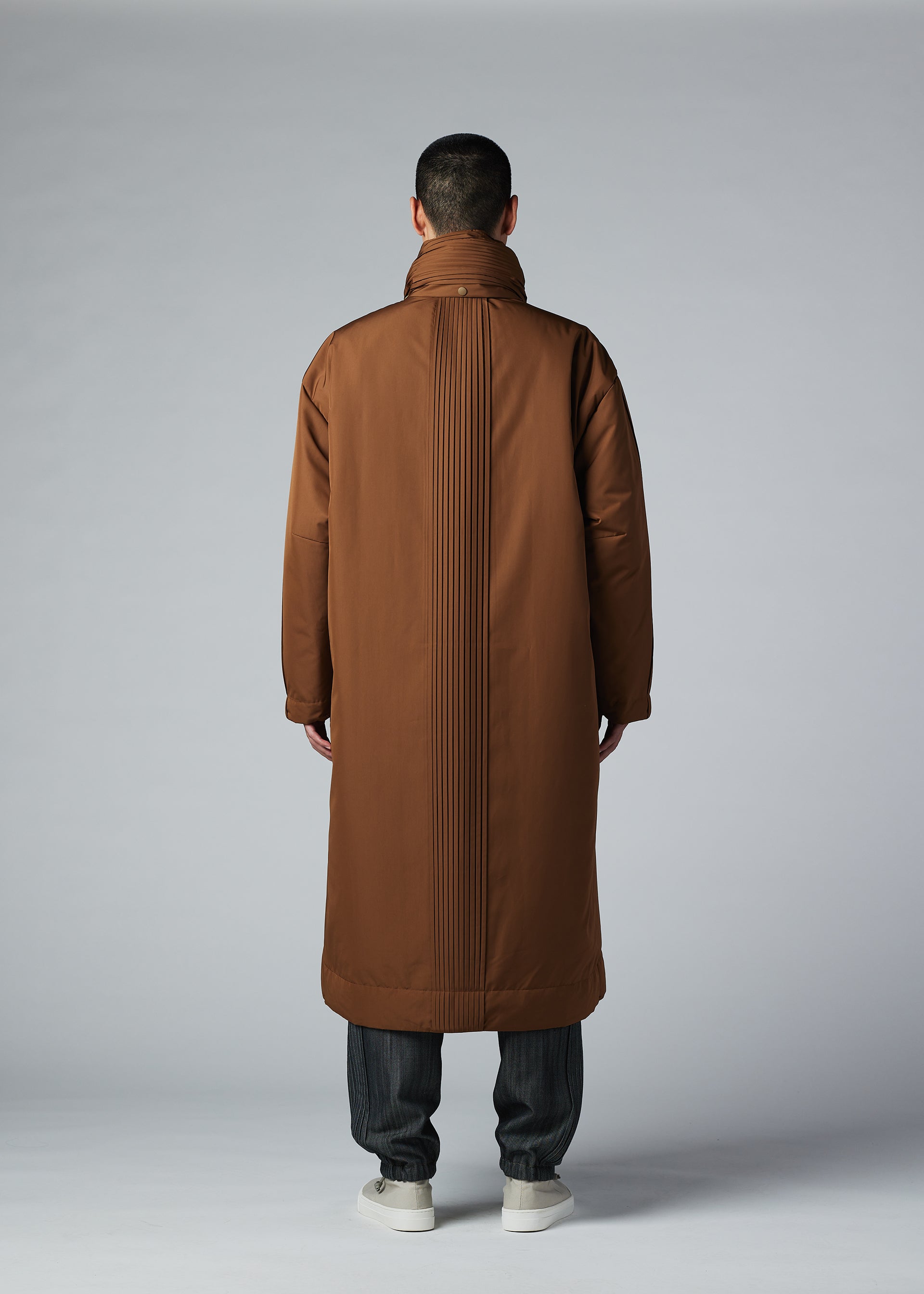 PLEATS PUFFER、メンズ_ジャケット&コート_コート、着用画像3