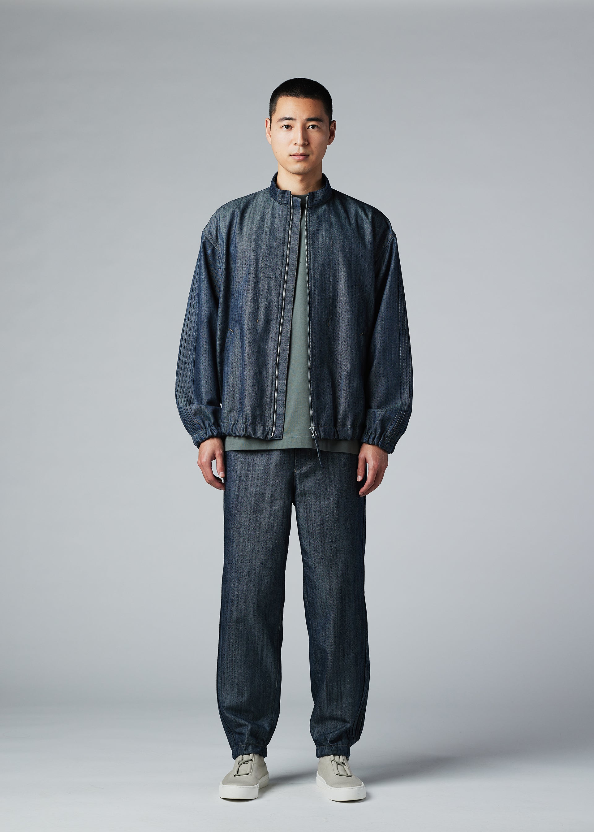PLEATS DENIM、メンズ_パンツ、着用画像1