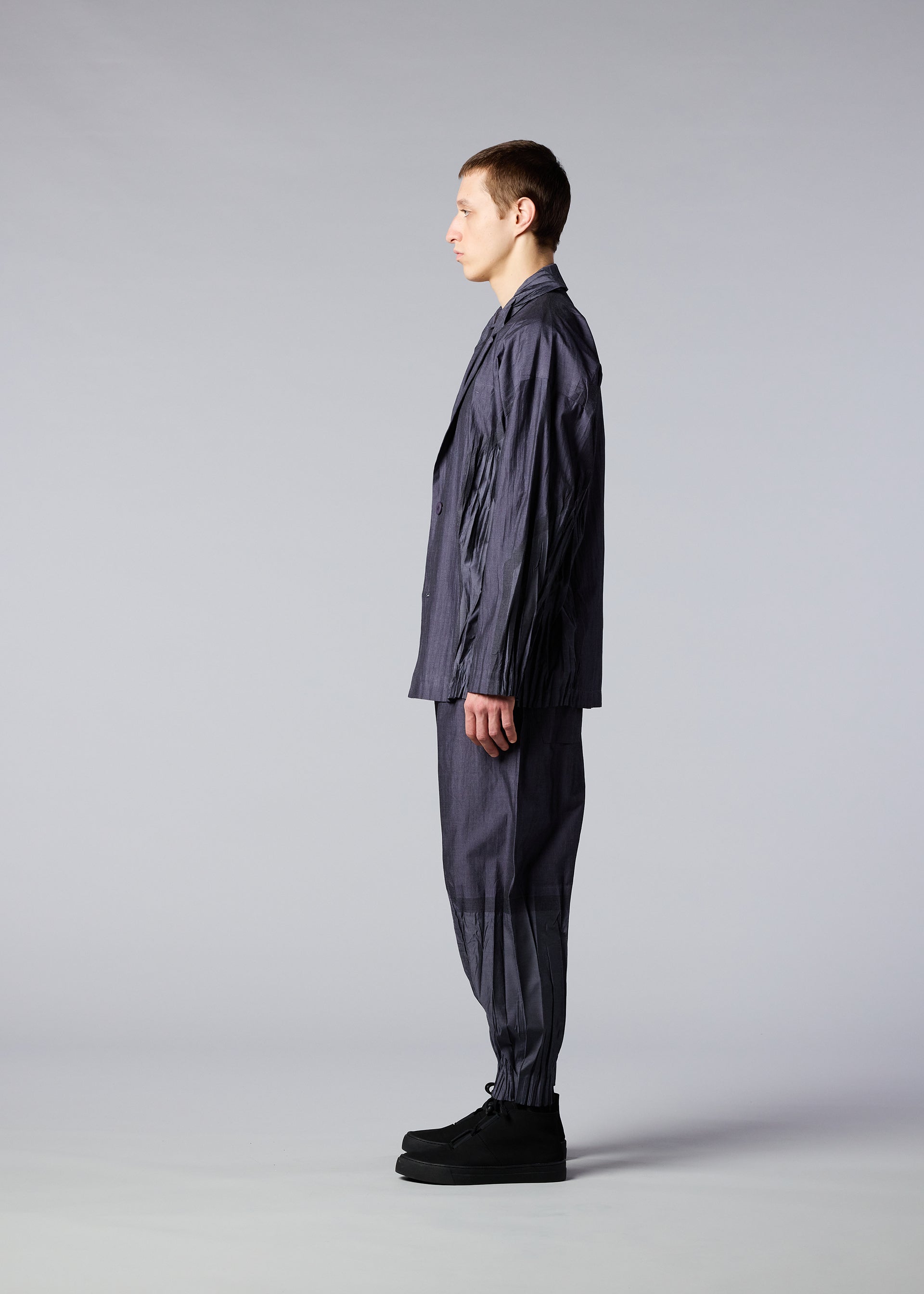 85AW 立ちはだかる ISSEY MIYAKE MEN レザーボンバージャケット ブラック