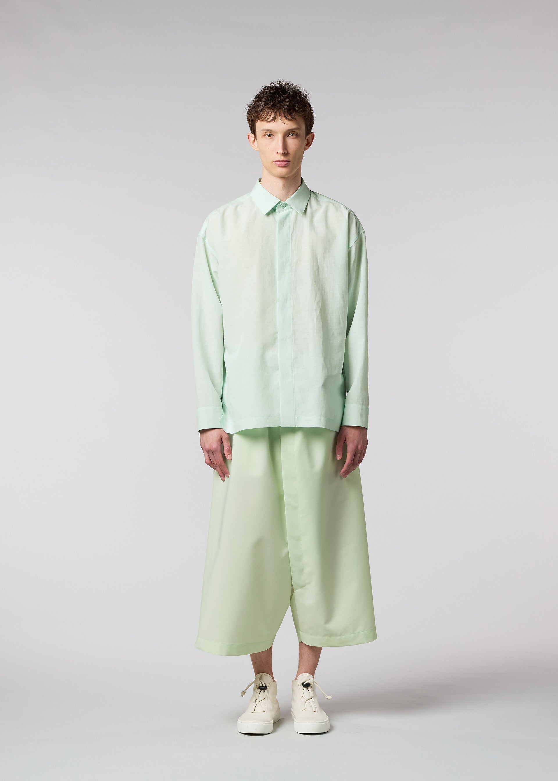 希少 黒入荷！ メンズ／トップス／シャツ isseymiyake.com – トップス