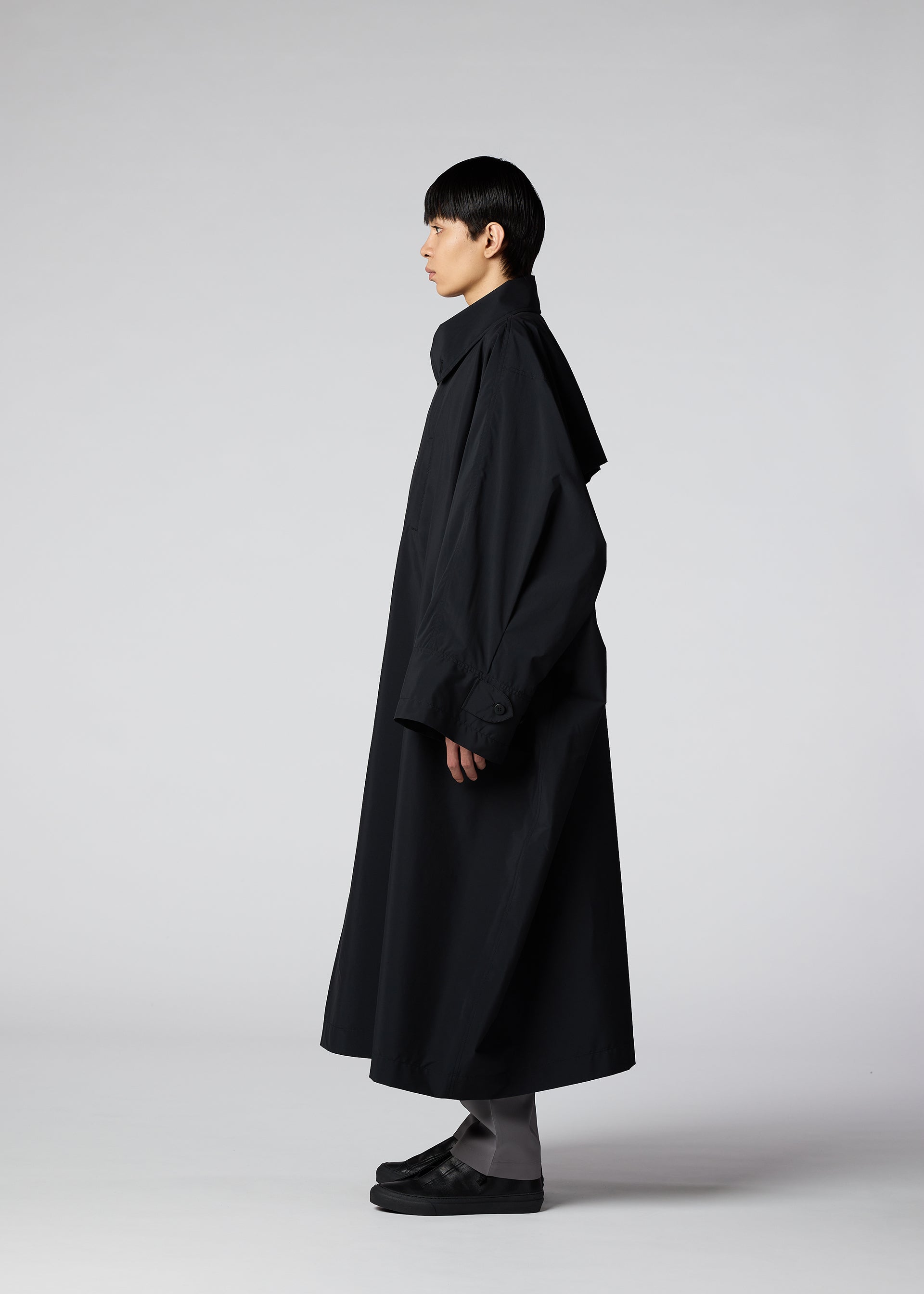 WIND COAT LIGHT – isseymiyake.com