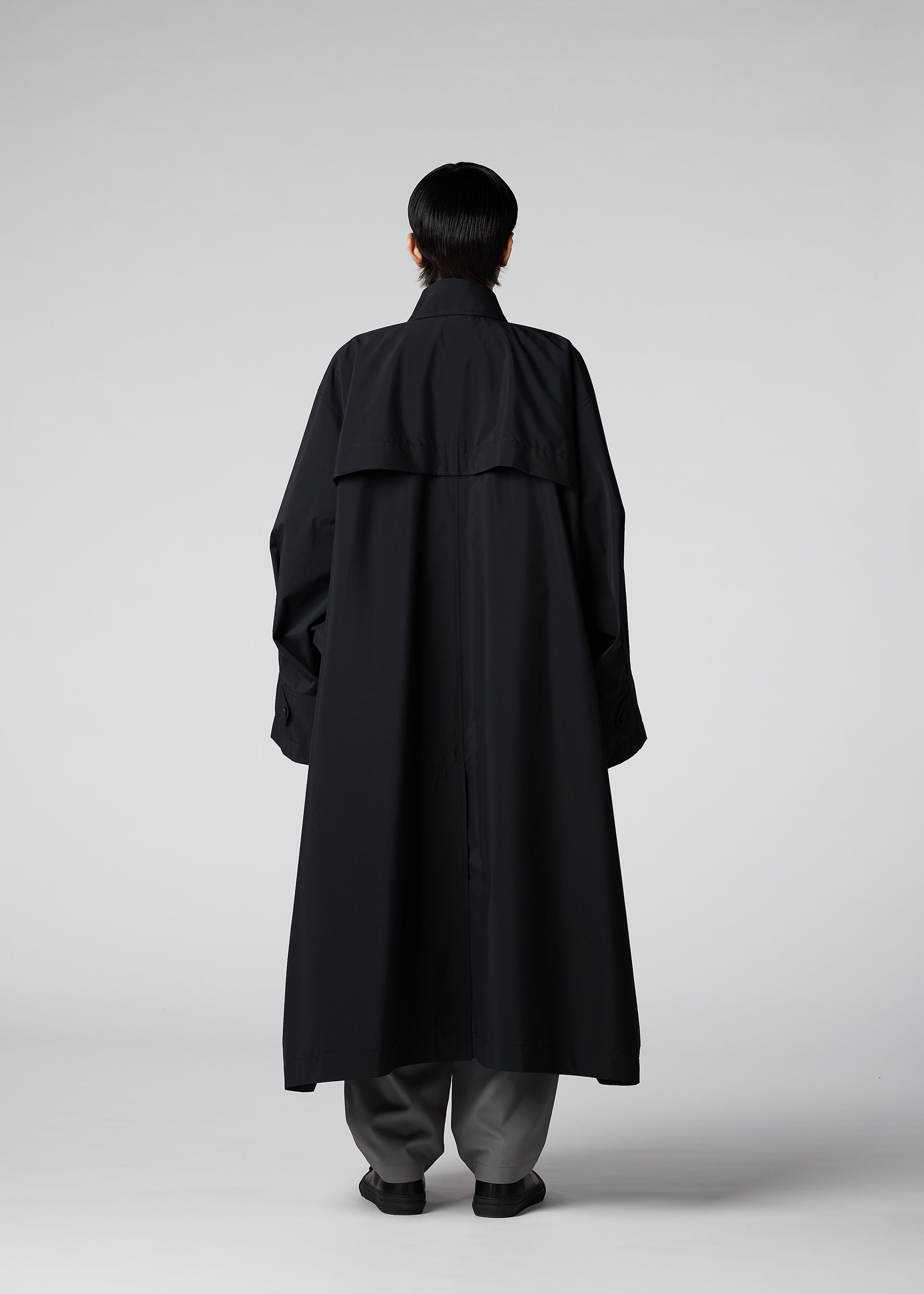 WIND COAT LIGHT – isseymiyake.com