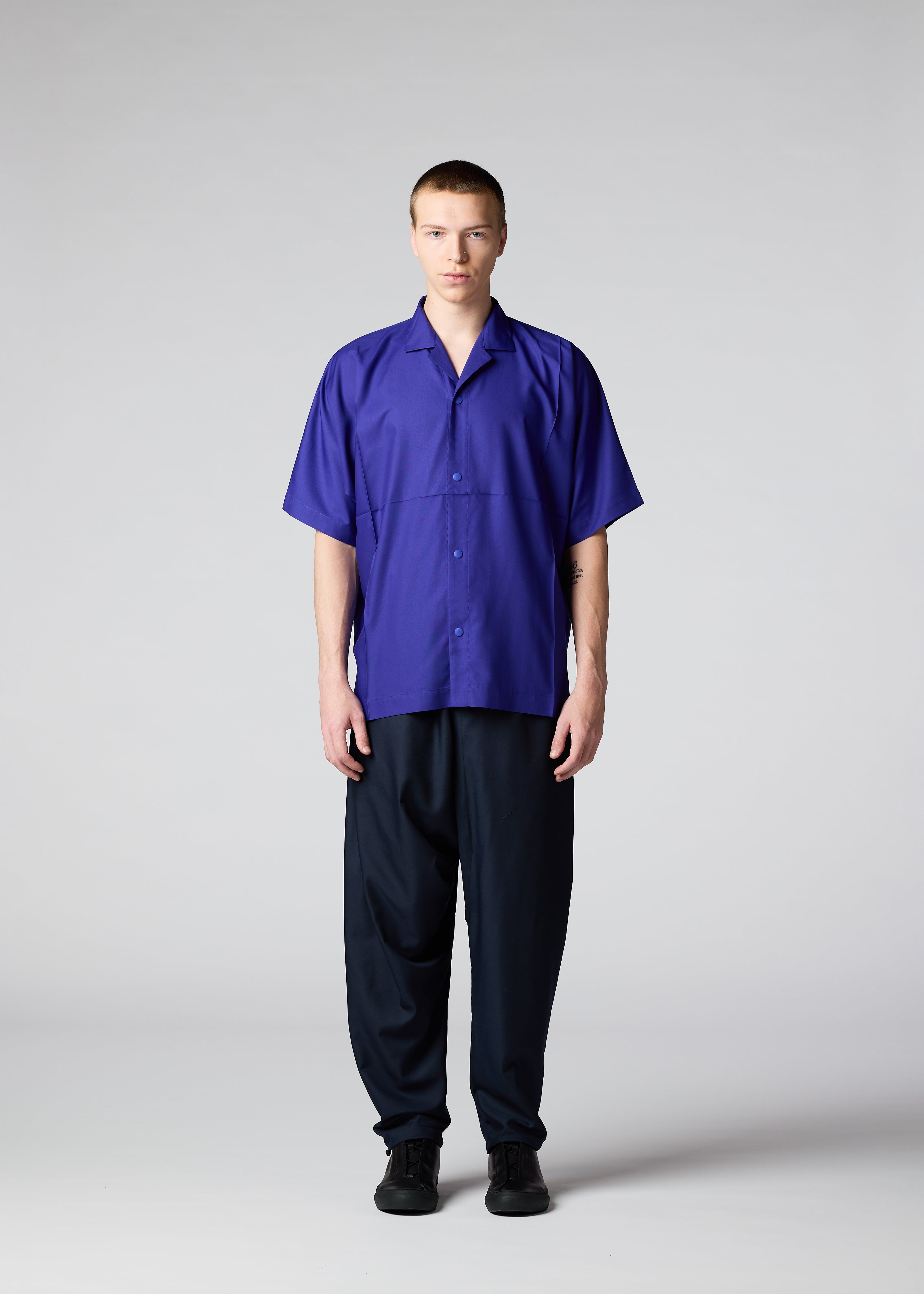 イッセイミヤケplantainプランテーション リバーシブルコートＭ⭕️再値下げ中 メンズ／ジャケット＆コート／コート – isseymiyake.com