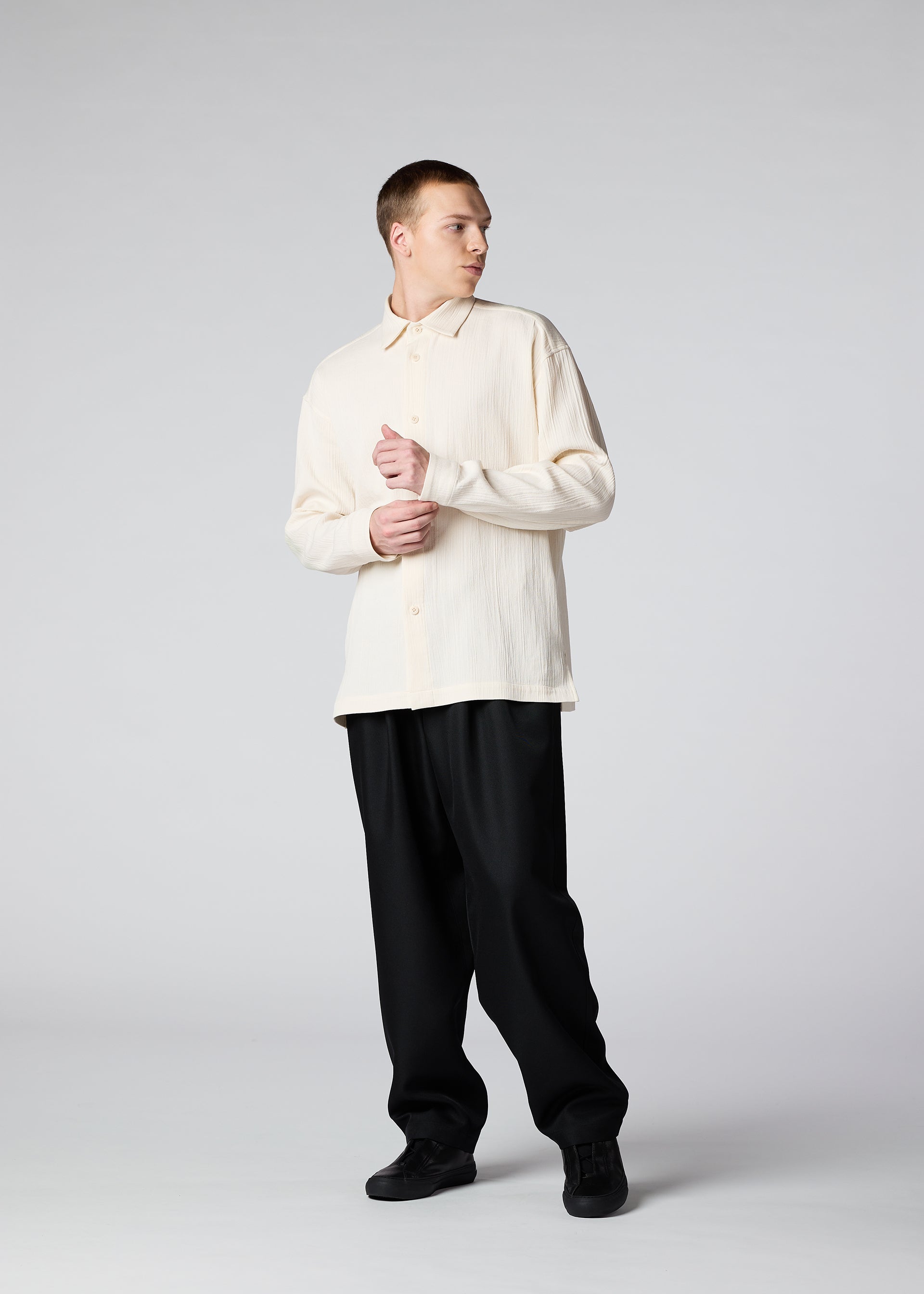 イッセイミヤケペルマネンテベージュ ロングシャツ 編み込みデザイン DOUBLE WEAVE CREPE – isseymiyake.com