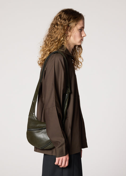 CARVED LEATHER BAG、バッグ&財布_ショルダーバッグ、着用画像1
