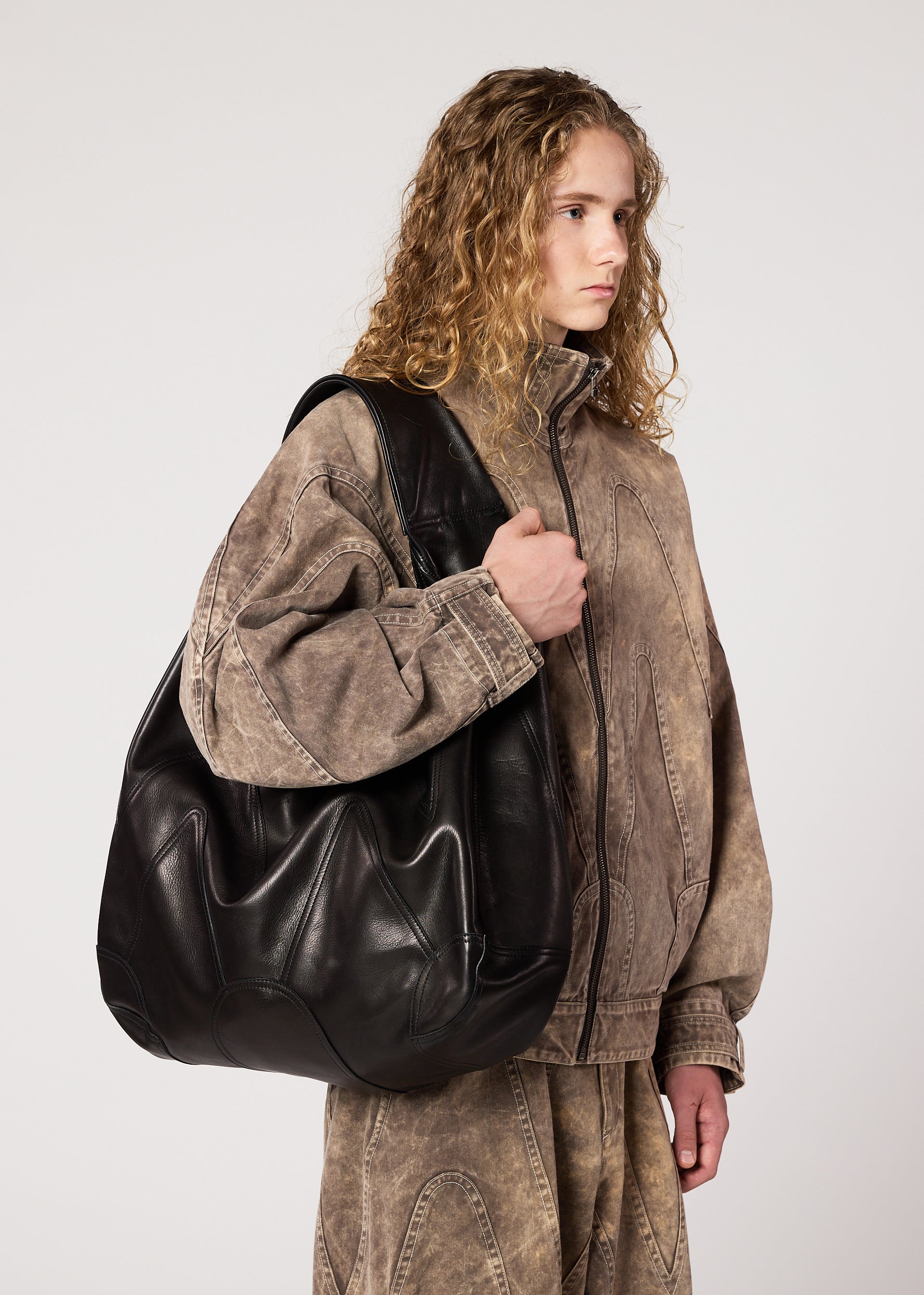 バッグ＆財布 – Page 8 – isseymiyake.com