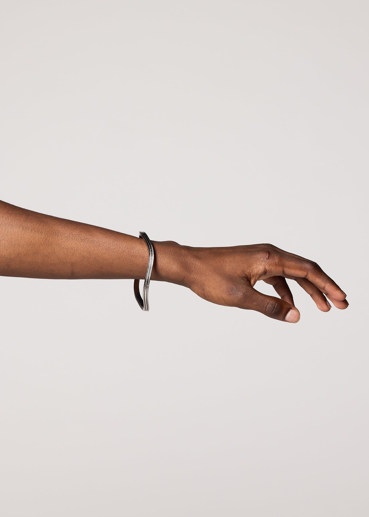 ENGRAVE BANGLE、アクセサリー&その他_アクセサリー、着用画像1