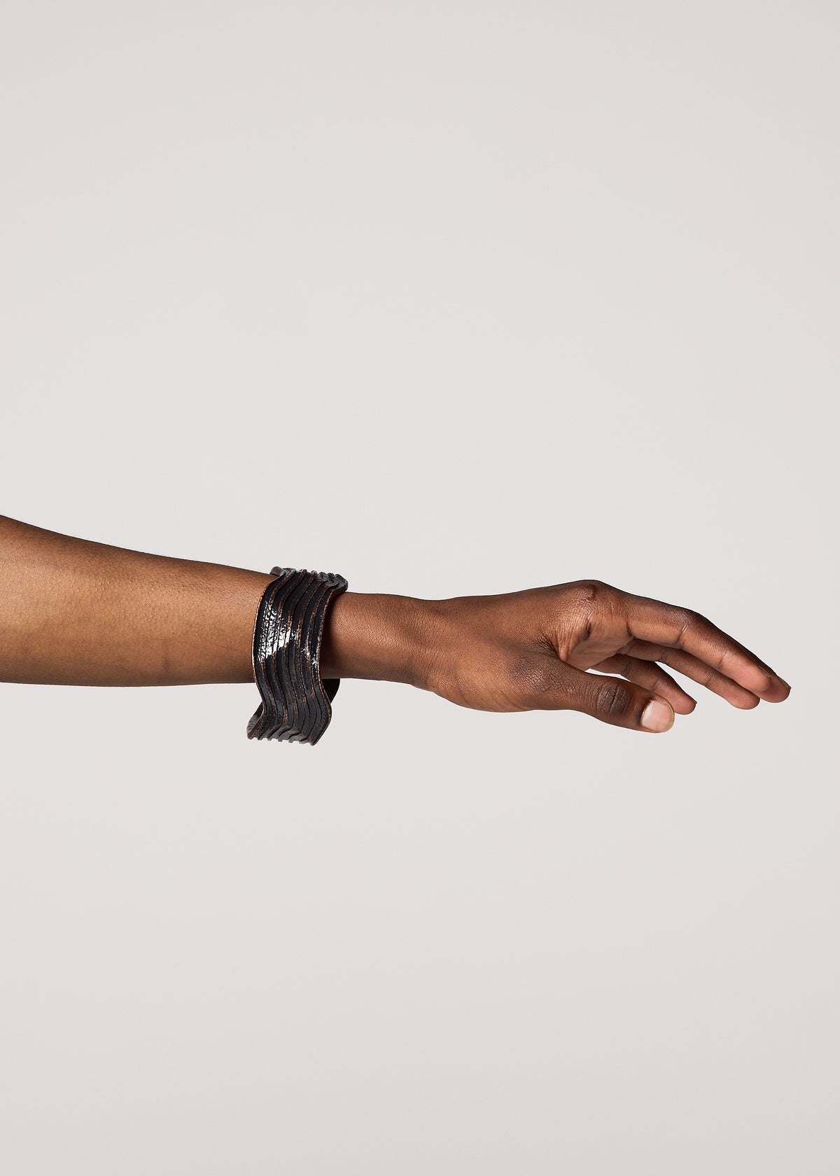 ENGRAVE BANGLE、アクセサリー&その他_アクセサリー、着用画像1