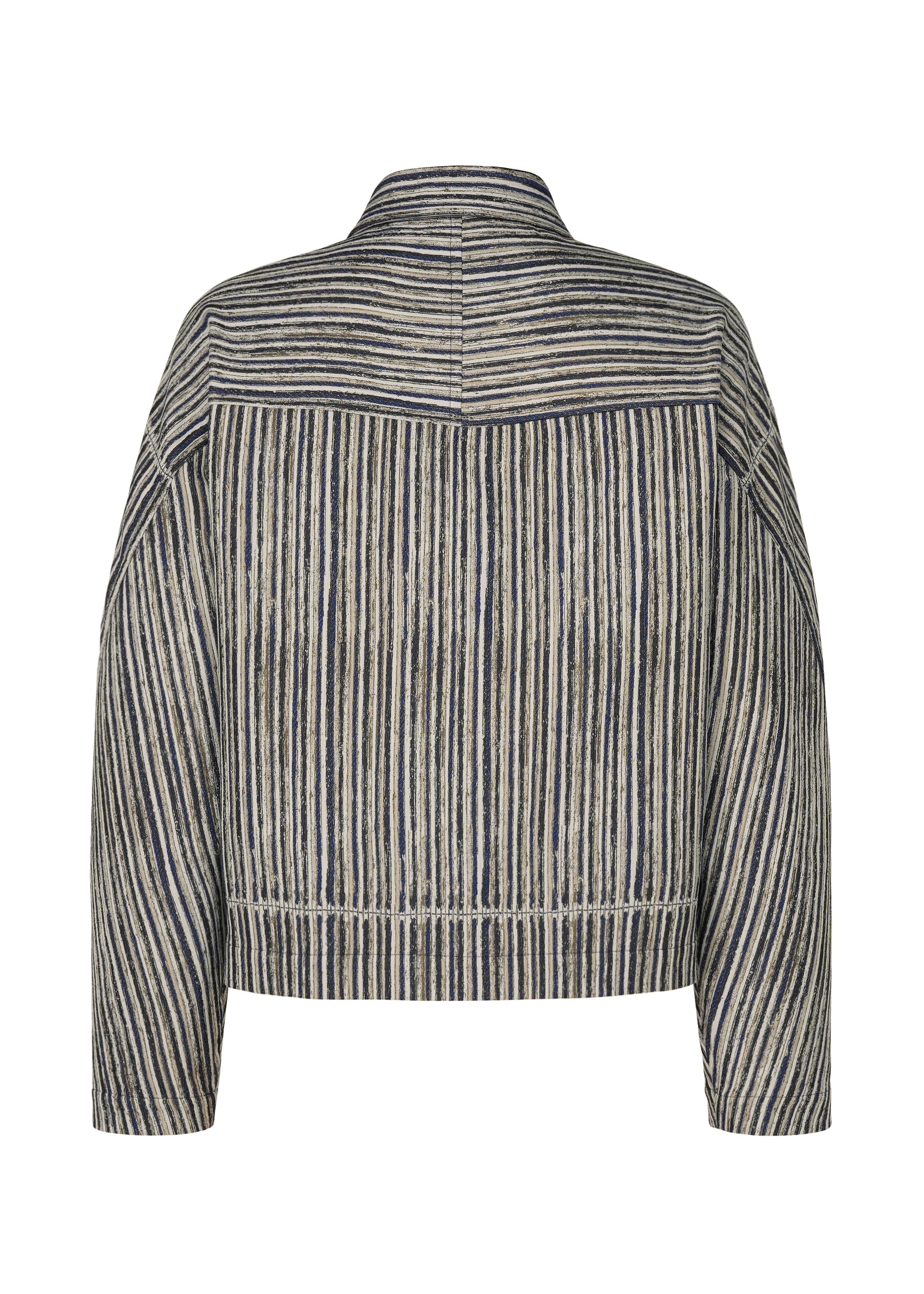 CURVINESS – isseymiyake.com