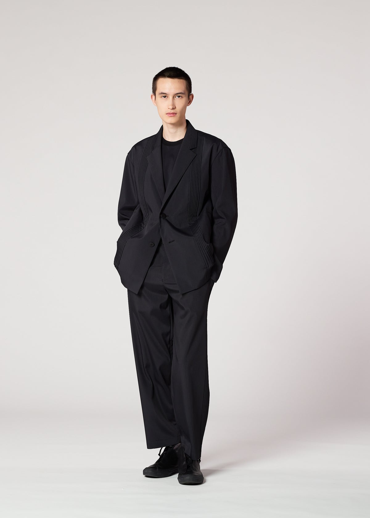 AIR PLEATS BLACK、メンズ_ジャケット&コート_ジャケット＆ブルゾン、着用画像4