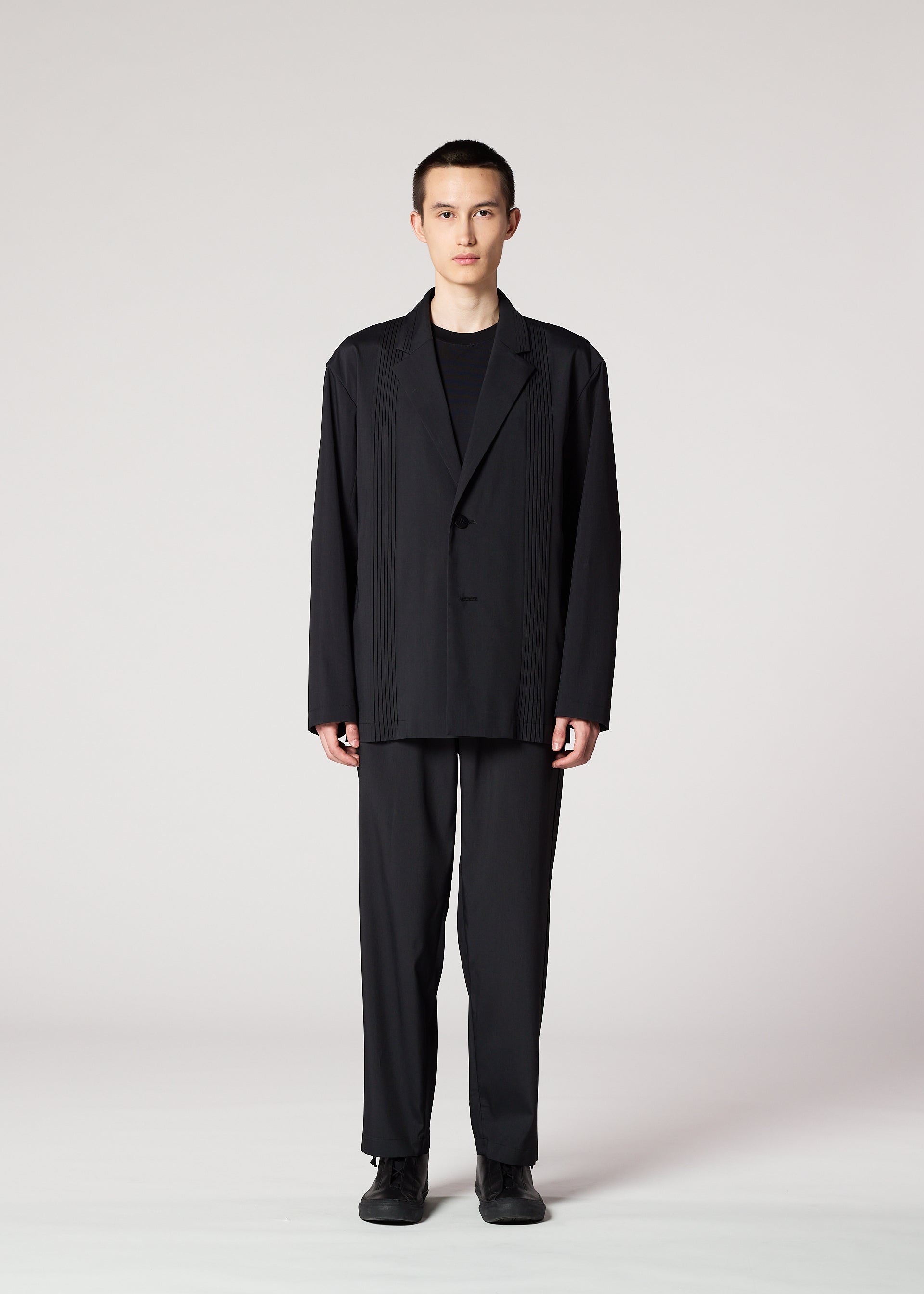 AIR PLEATS BLACK – isseymiyake.com