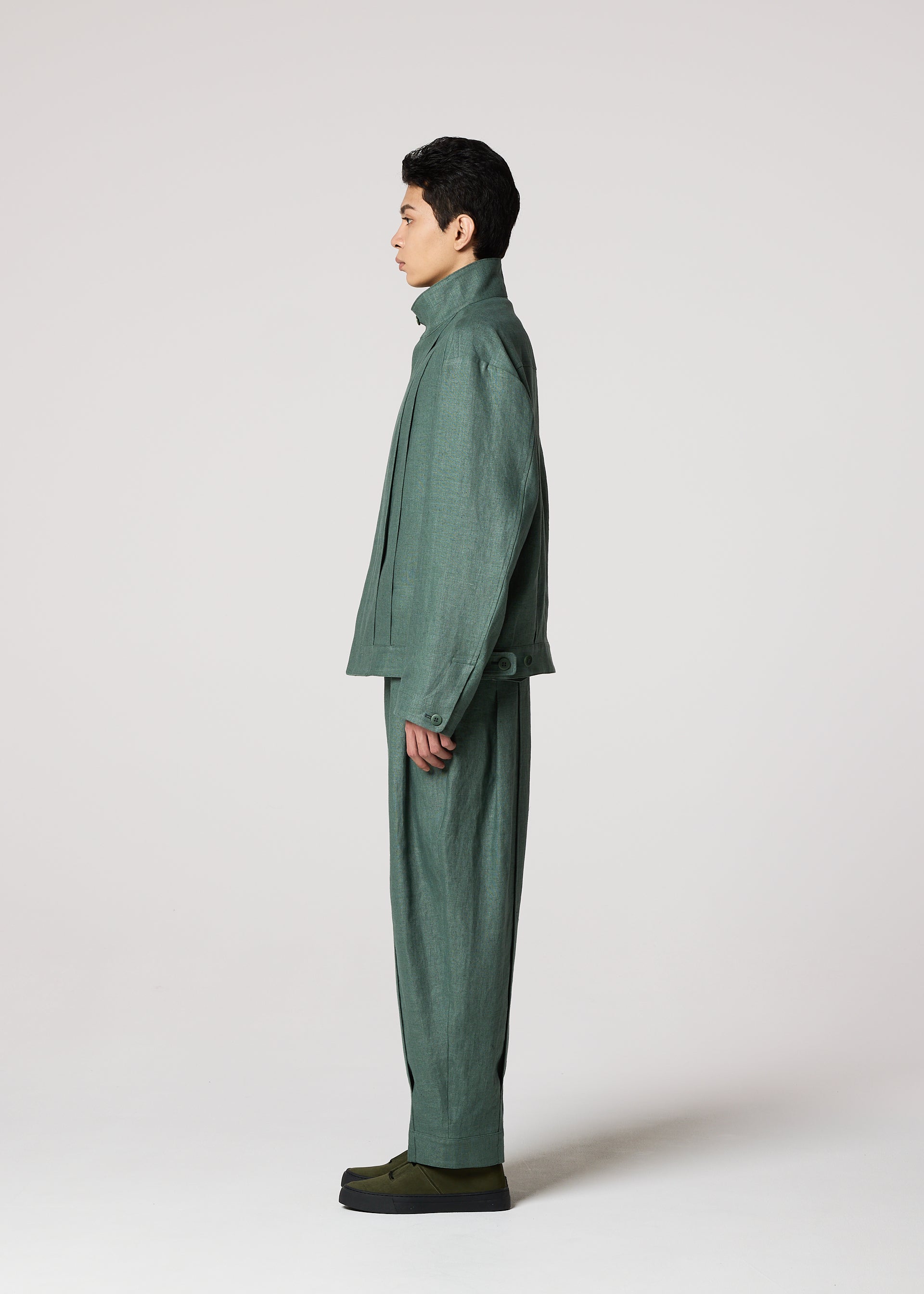 TOUGH LINEN – isseymiyake.com