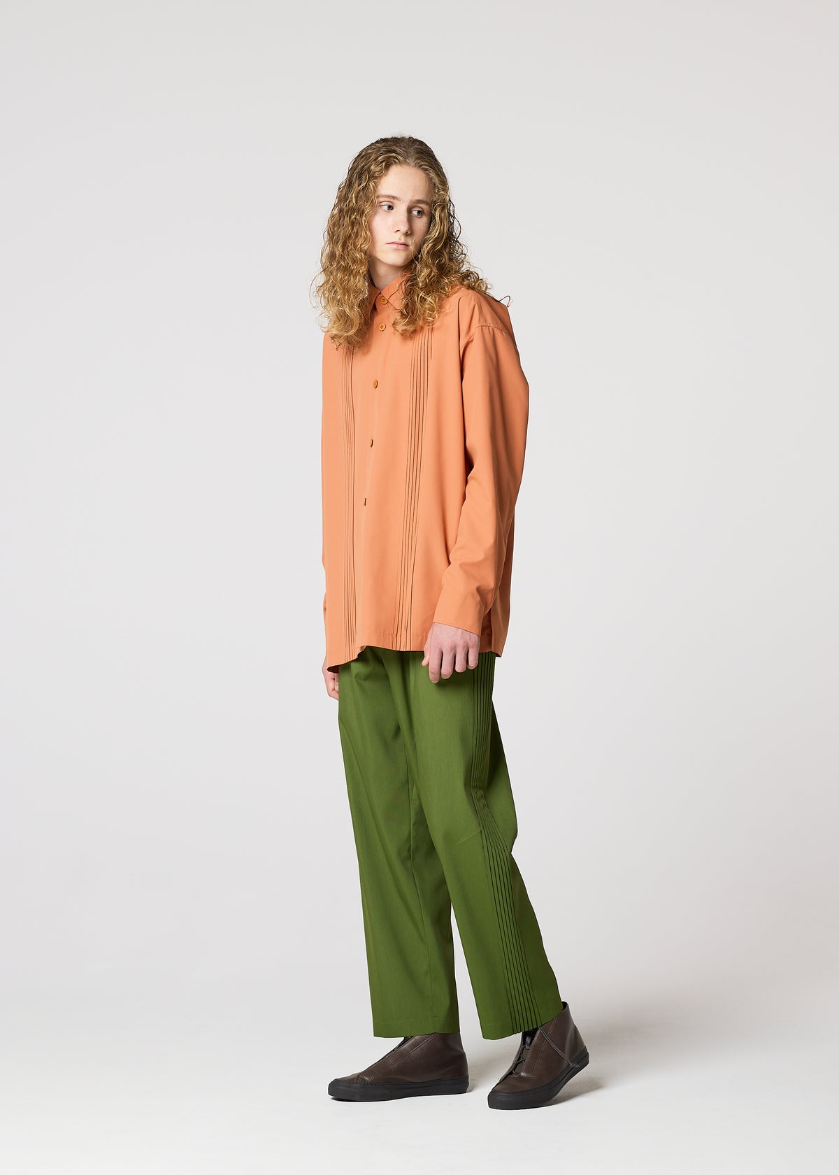 AIR PLEATS、メンズ_パンツ、着用画像4