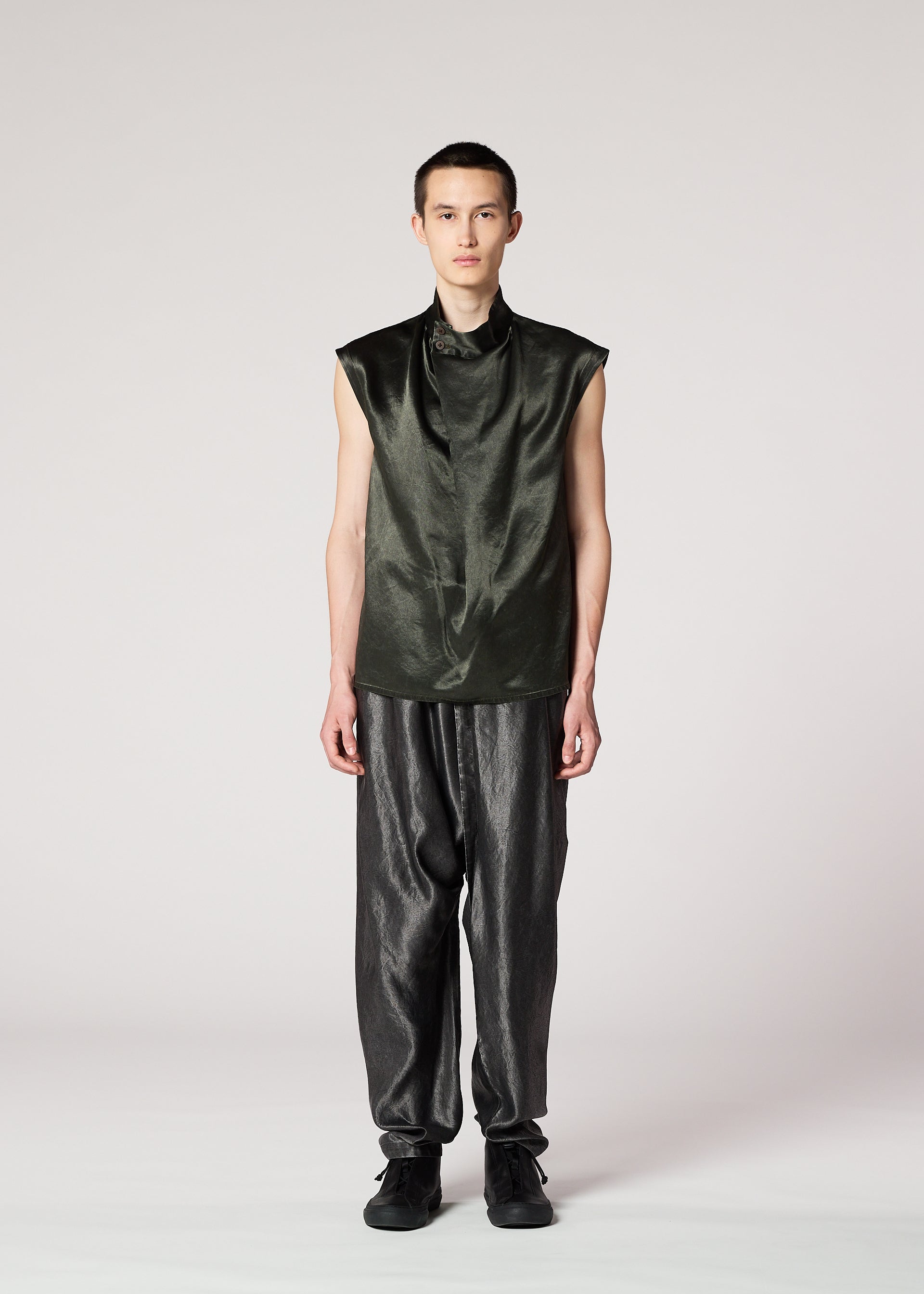 新品タグ付き★イッセイミヤケ タンクトップ キャミソール ブラック サイズ2 ① 楽天市場】ISSEY MIYAKE イッセイミヤケ（タンクトップ｜トップス
