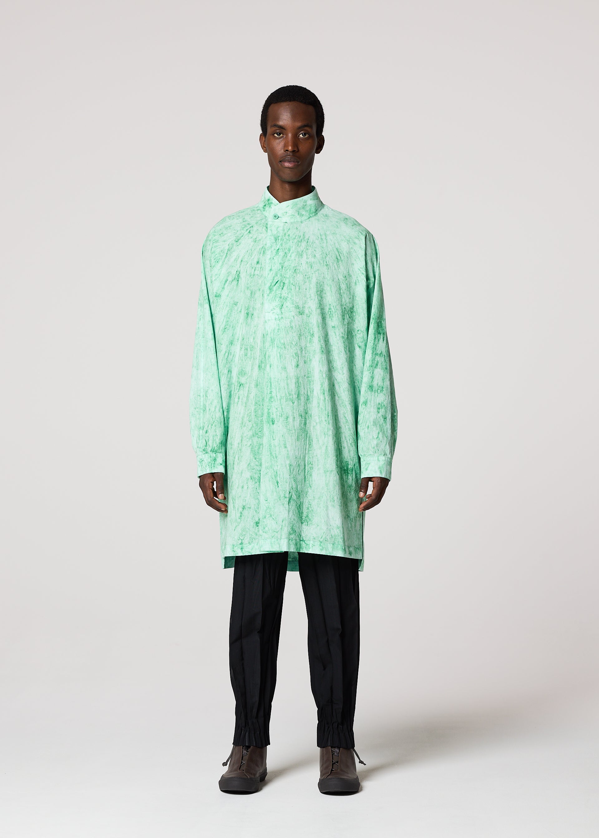 ISSEY MIYAKE Me パラシュート 長袖ブラウス me ISSEY MIYAKE(ミーイッセイミヤケ) Wrinkled long sleeve shirt