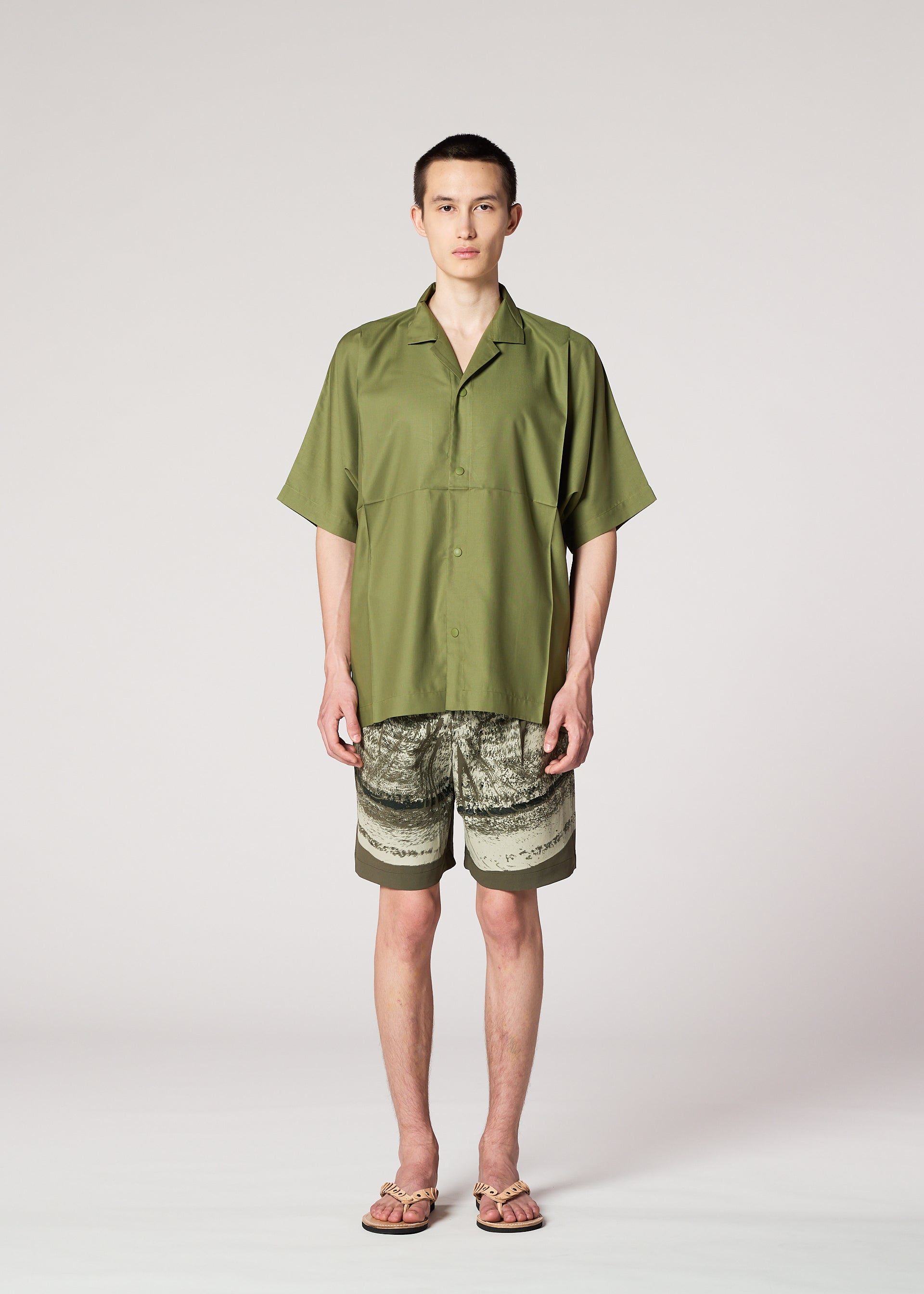 メンズ／トップス／シャツ – isseymiyake.com
