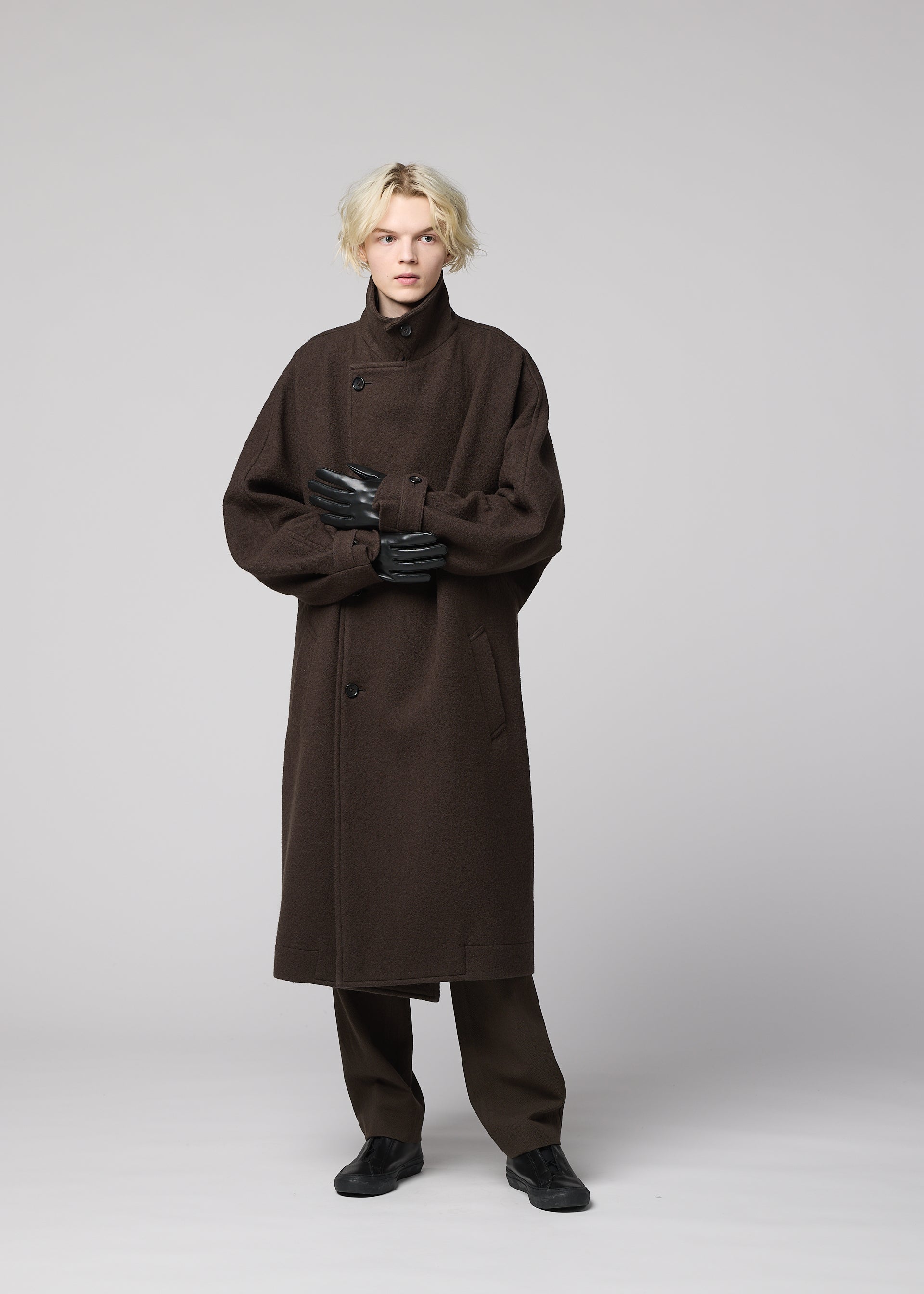 PIGEON GLOVES – isseymiyake.com