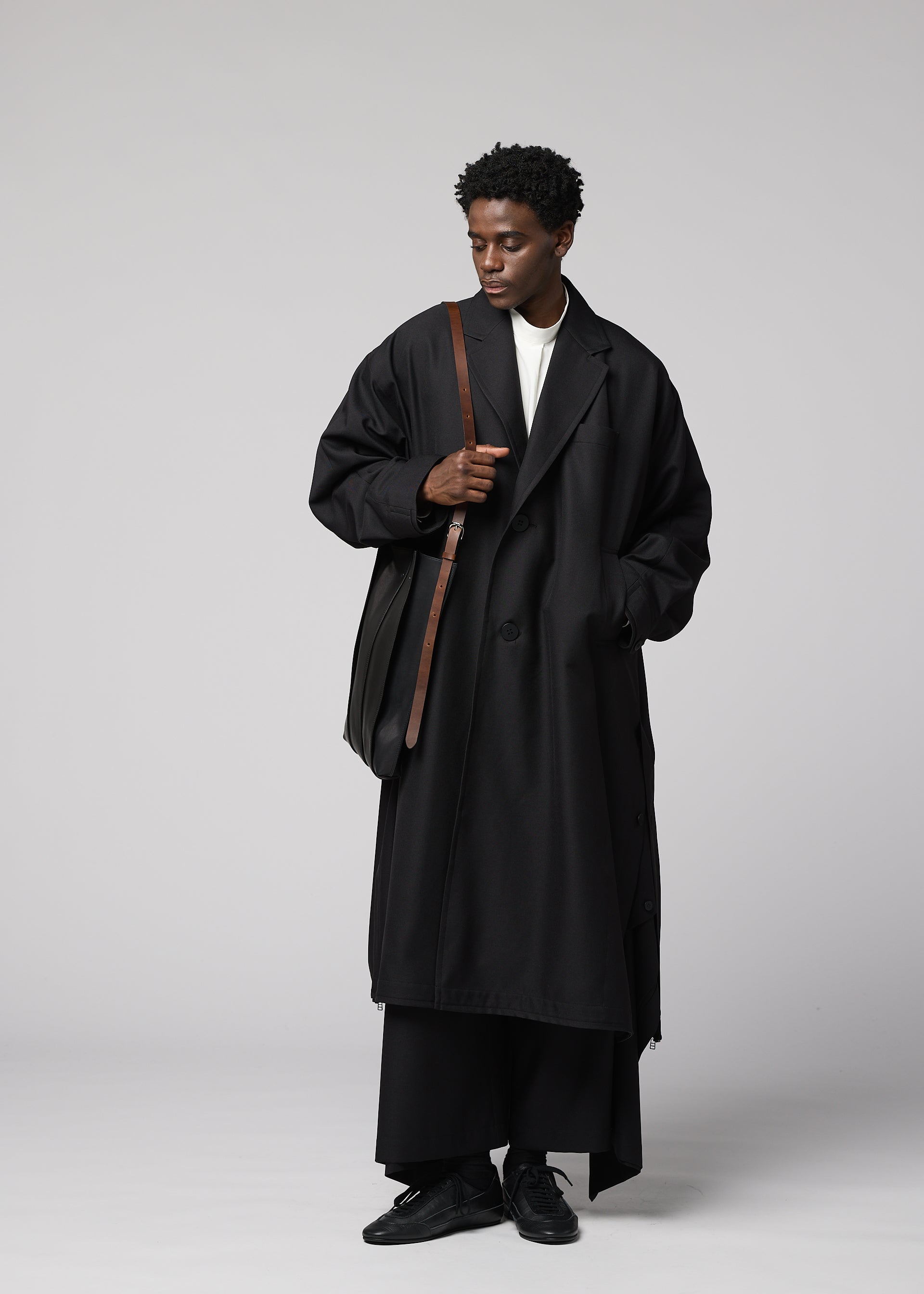 LEATHER PLEATS、バッグ&財布_ショルダーバッグ、着用画像1