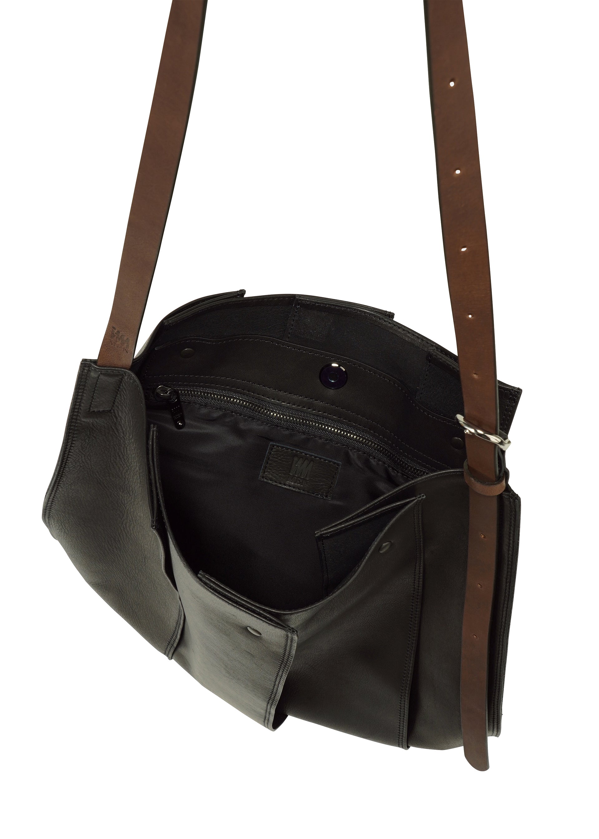 LEATHER PLEATS – isseymiyake.com