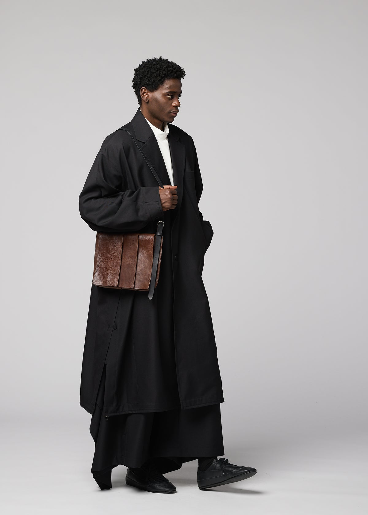 LEATHER PLEATS、バッグ&財布_ショルダーバッグ、着用画像1