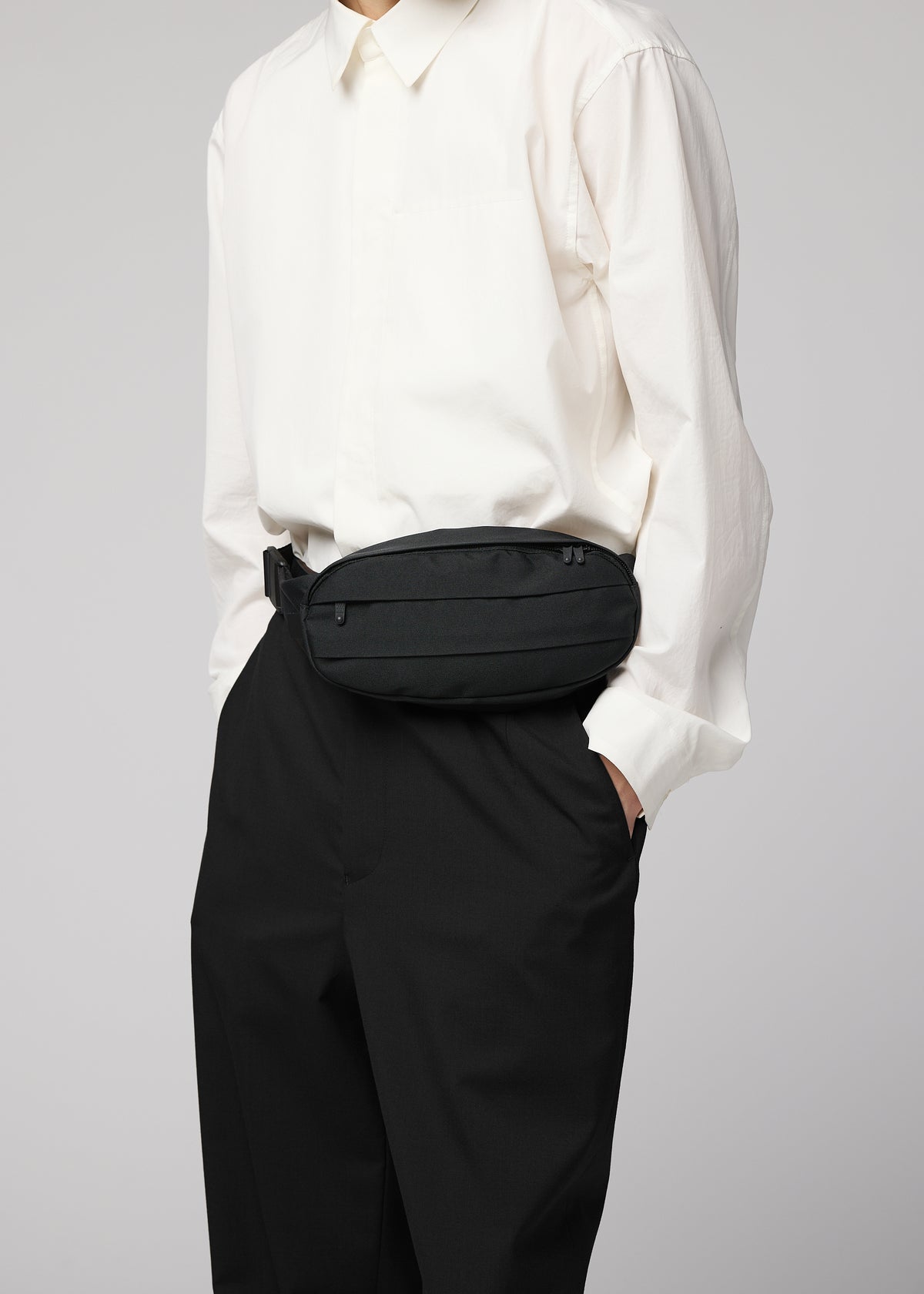 CUMMERBUND BAG、バッグ&財布_ショルダーバッグ、着用画像3