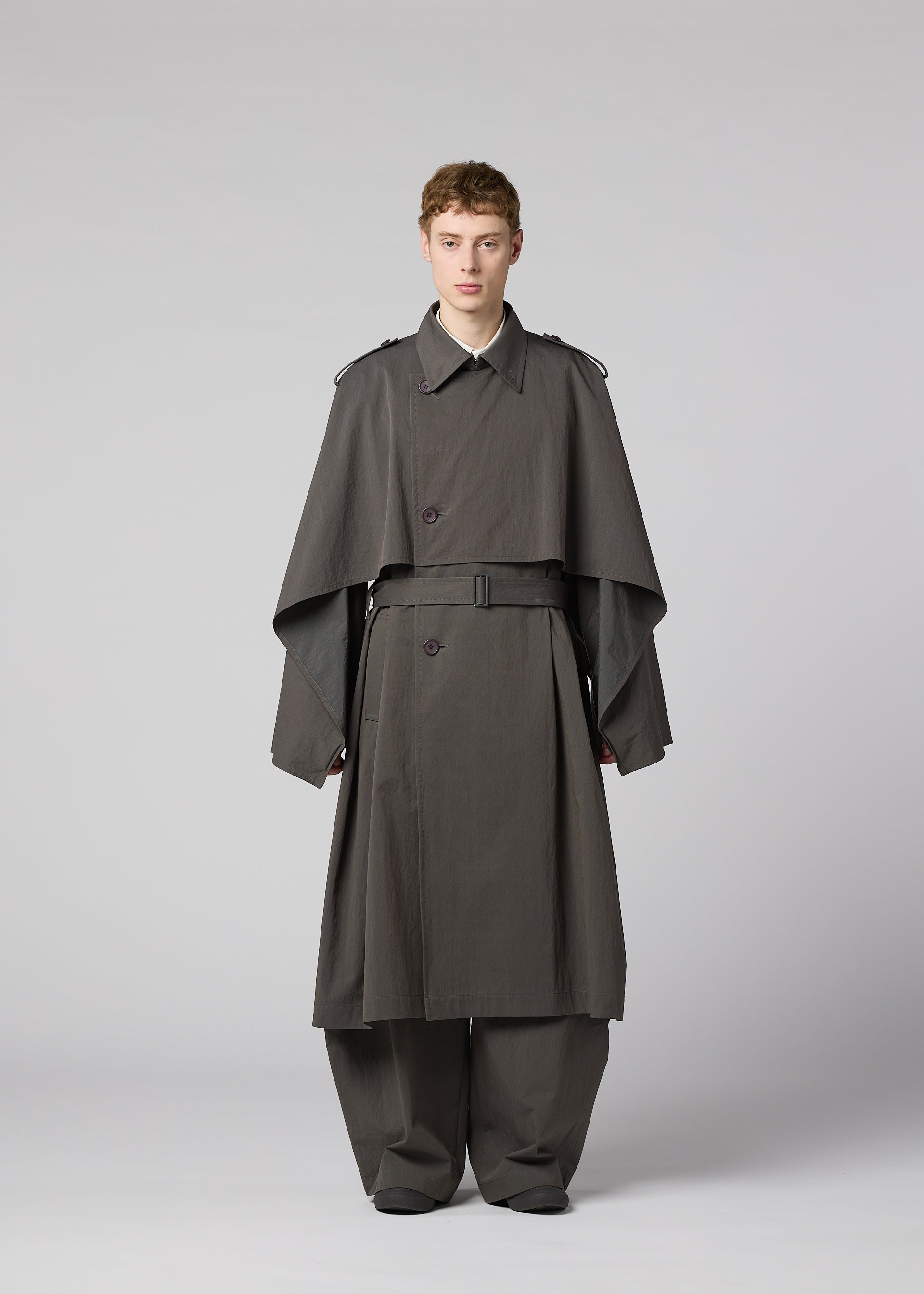 me ISSEY MIYAKE ネイビー オーバーサイズ ボタン付 ロングコート OVERLAP – isseymiyake.com