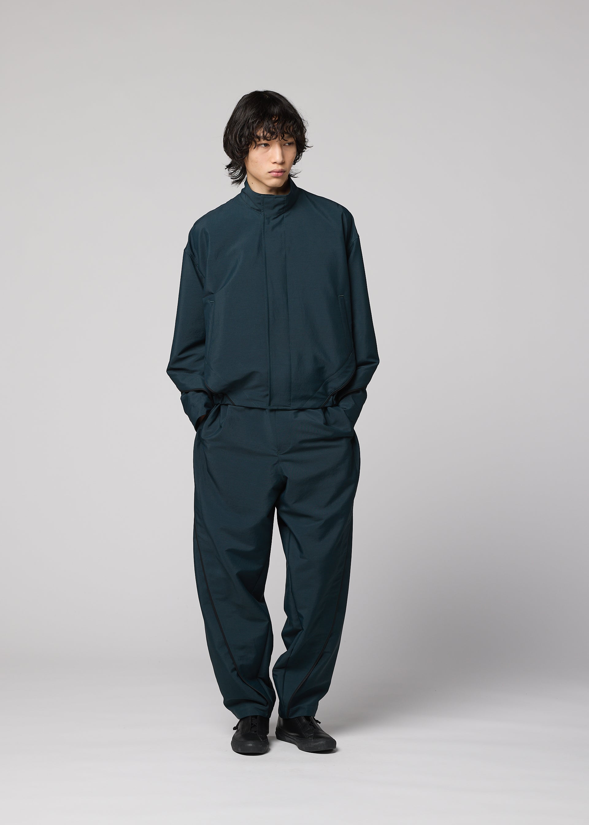 ISSEY MIYAKE IMMEN WAFT NAVY ブルゾン 25AW FLUENT – isseymiyake.com