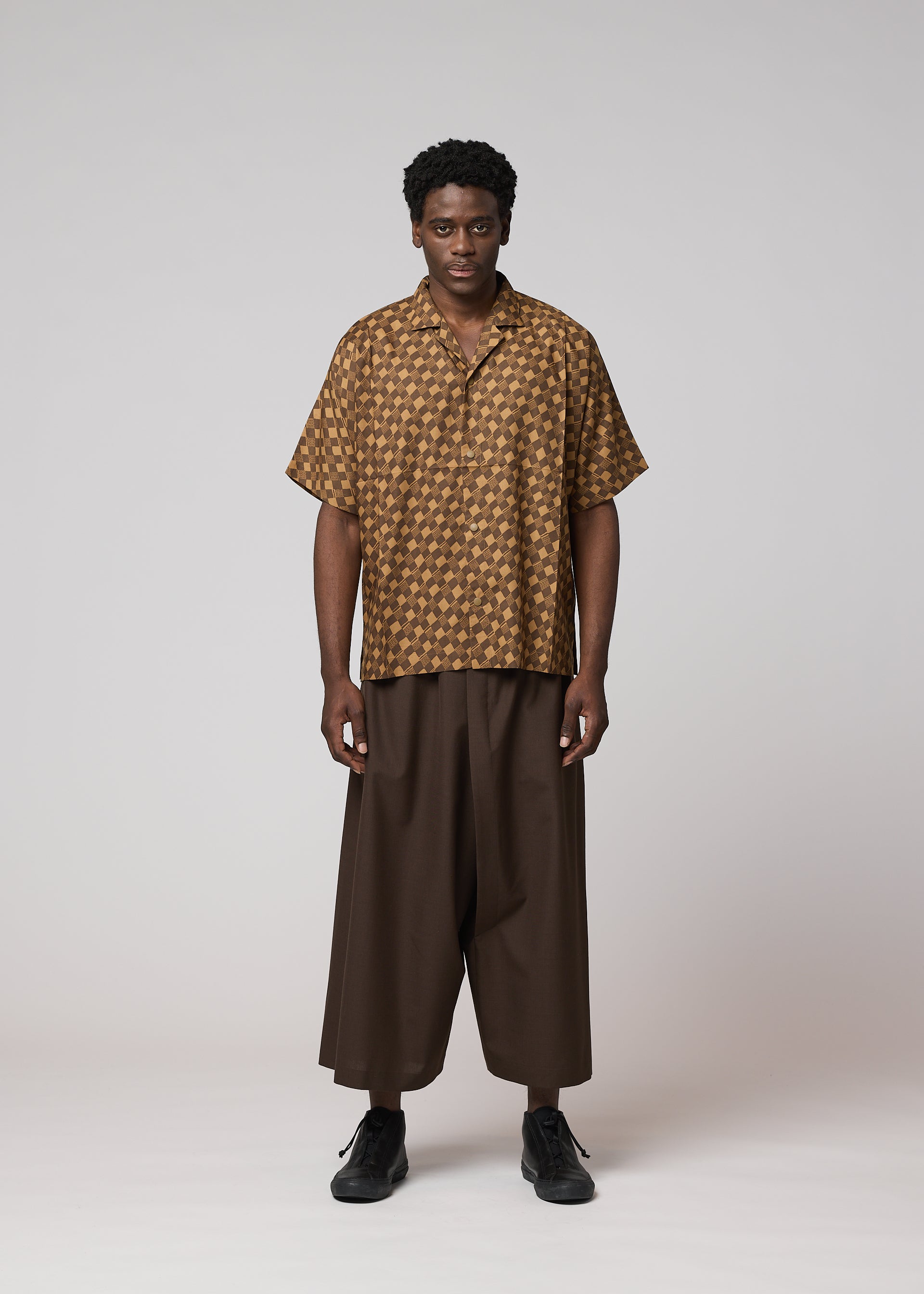 メンズ／トップス／シャツ – isseymiyake.com
