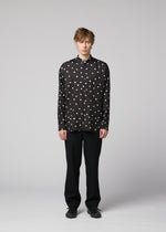 MERRY SATIN SHIRT、メンズ_トップス_シャツ、着用画像1