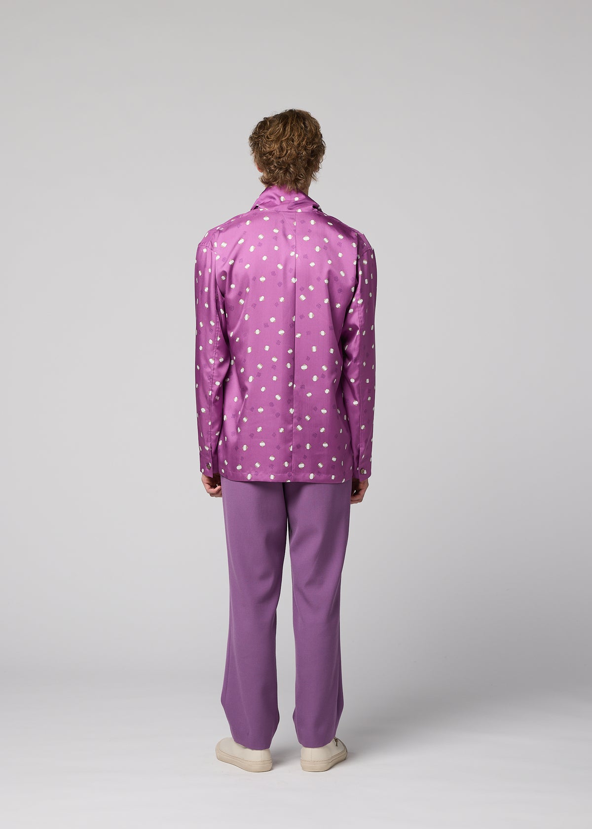 MERRY SATIN SHIRT、メンズ_トップス_シャツ、着用画像3