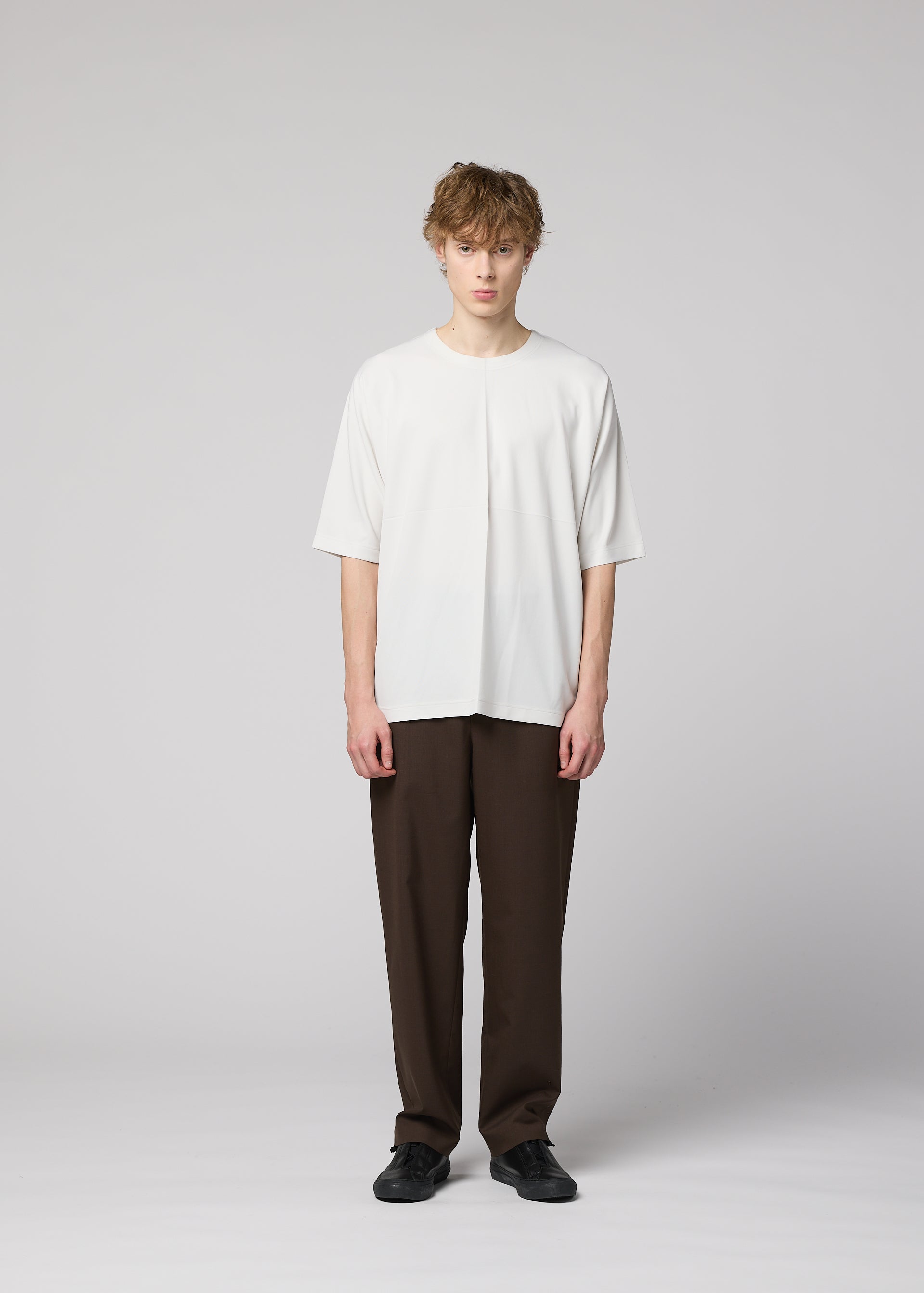 【1316様】*me ISSEY MIYAKE* ホワイト 半袖トップス FLAT T – isseymiyake.com
