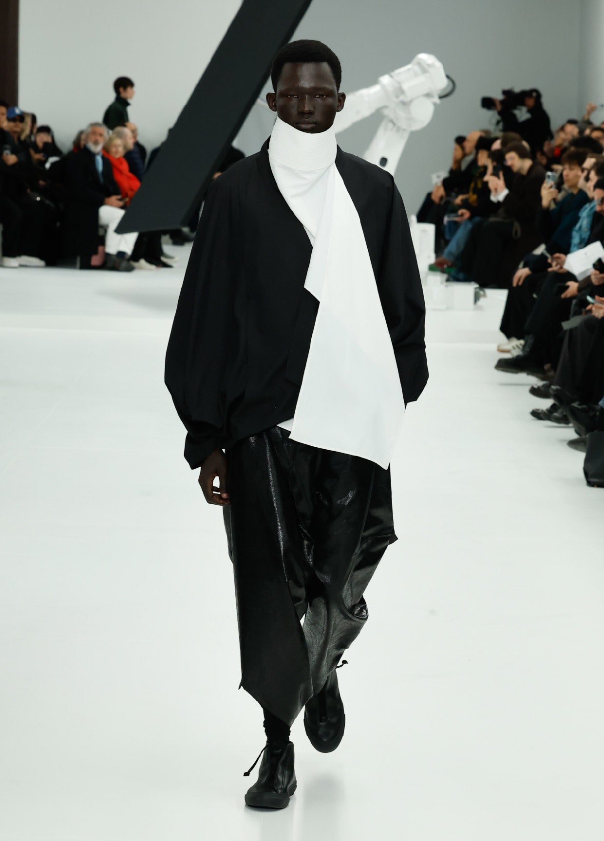 IM MEN AUTUMN WINTER 2025/26 コレクション 21 – isseymiyake.com