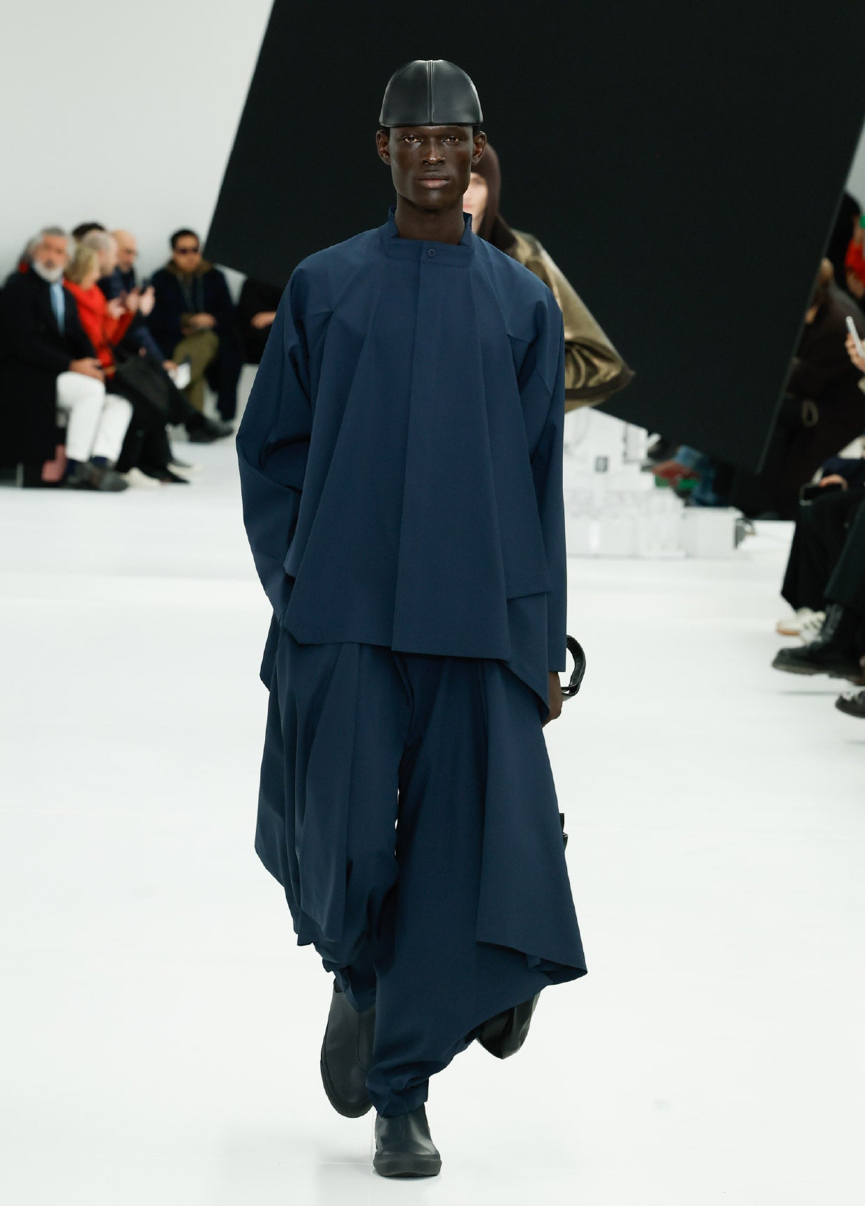 IM MEN AUTUMN WINTER 2025/26 コレクション 26 – isseymiyake.com