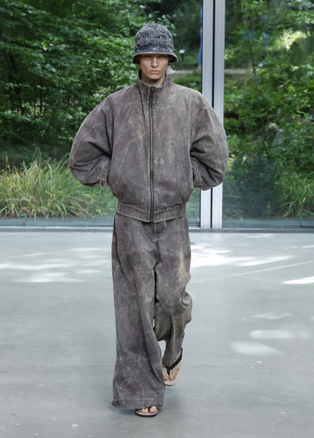 IM MEN コレクション SPRING SUMMER 2026 RUNWAY LOOKS – isseymiyake.com