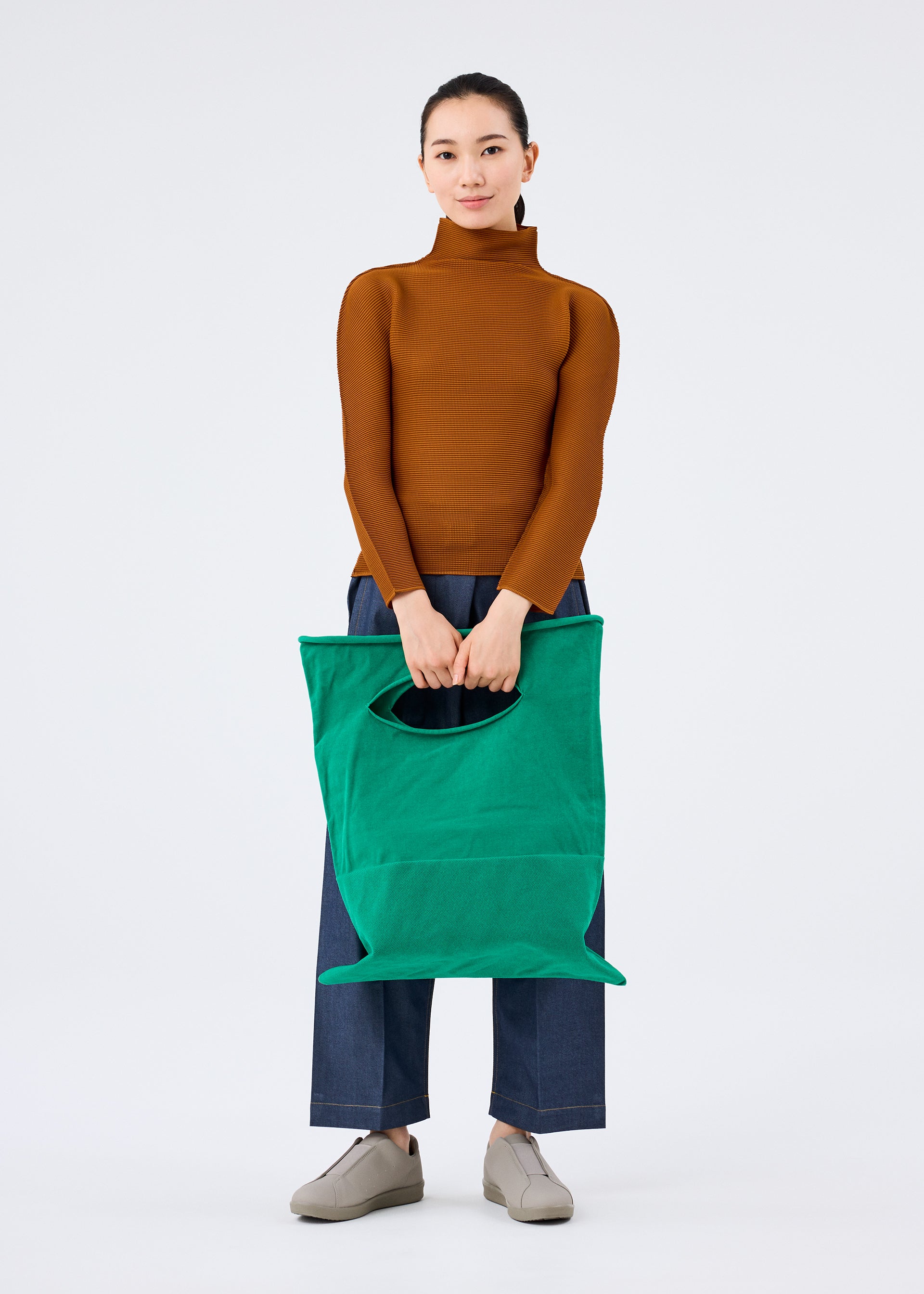 KONBU 12 – isseymiyake.com 