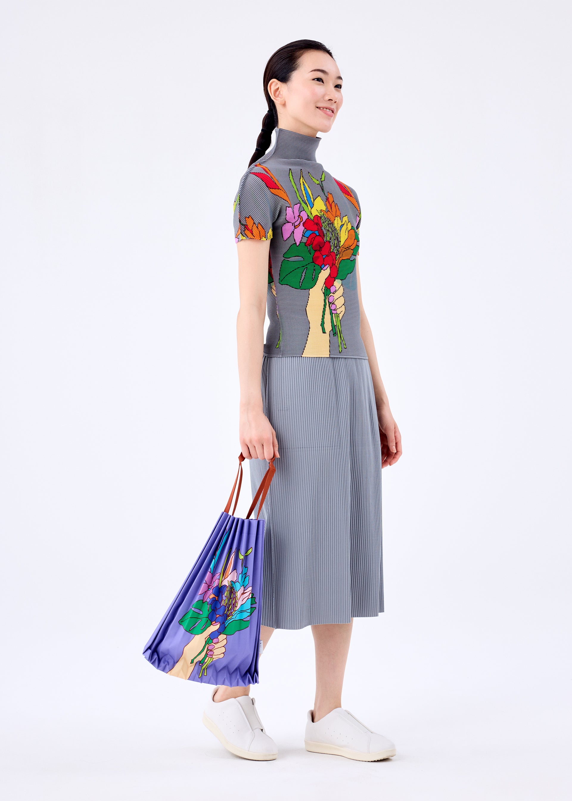 BOUQUET TRUNK PLEATS BAG – isseymiyake.com 