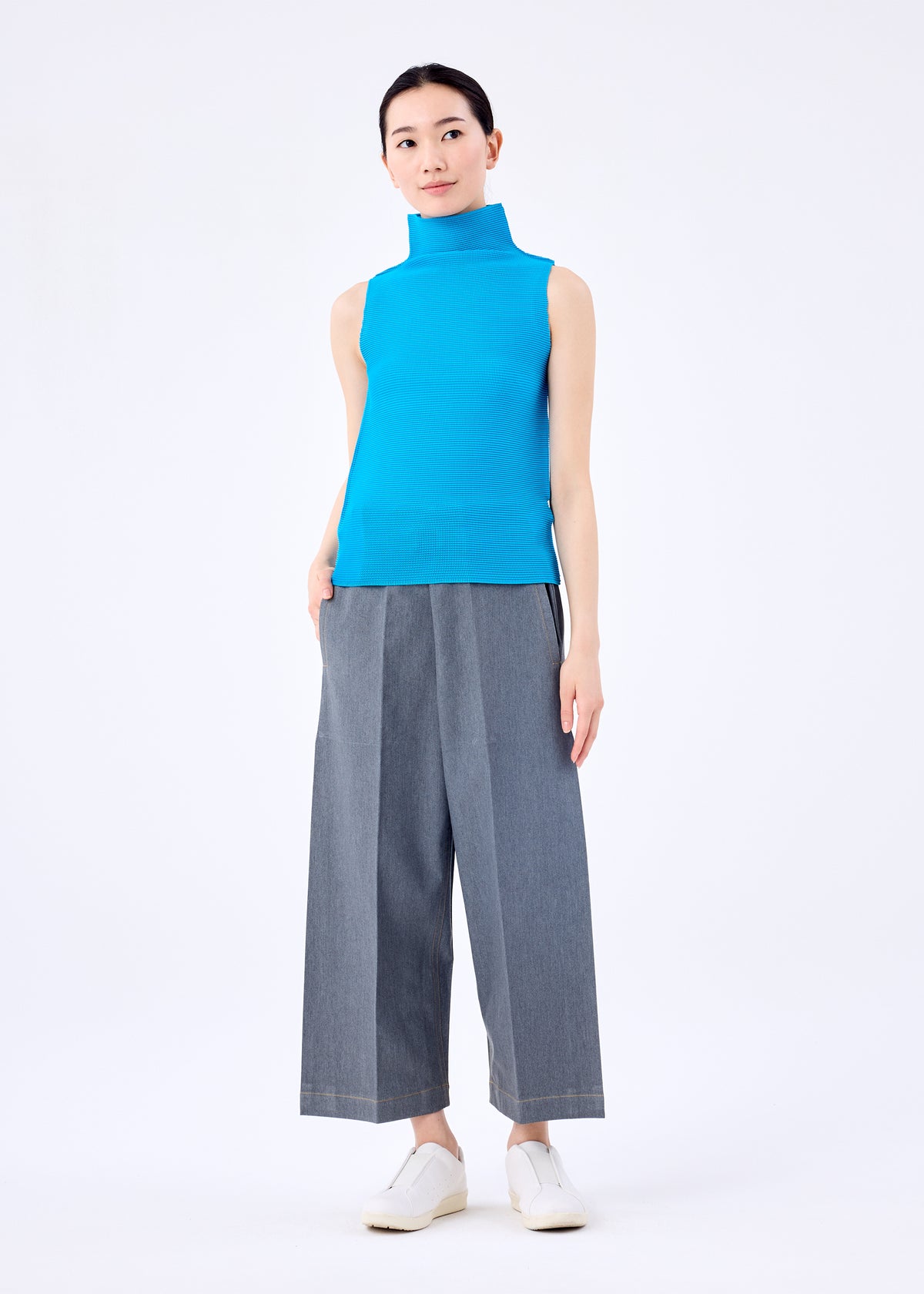 FLAT DENIM – isseymiyake.com