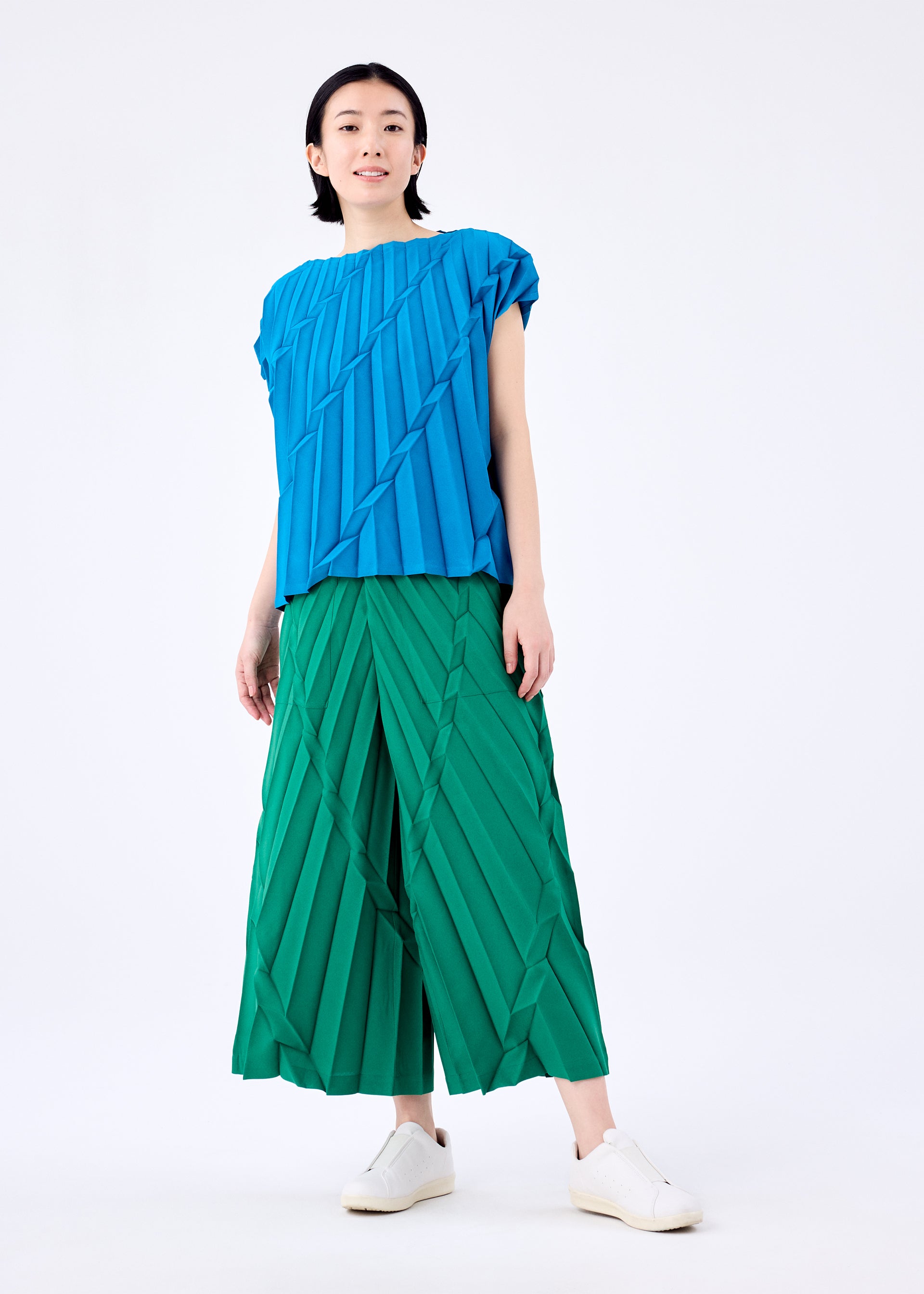 TREE PLEATS – isseymiyake.com