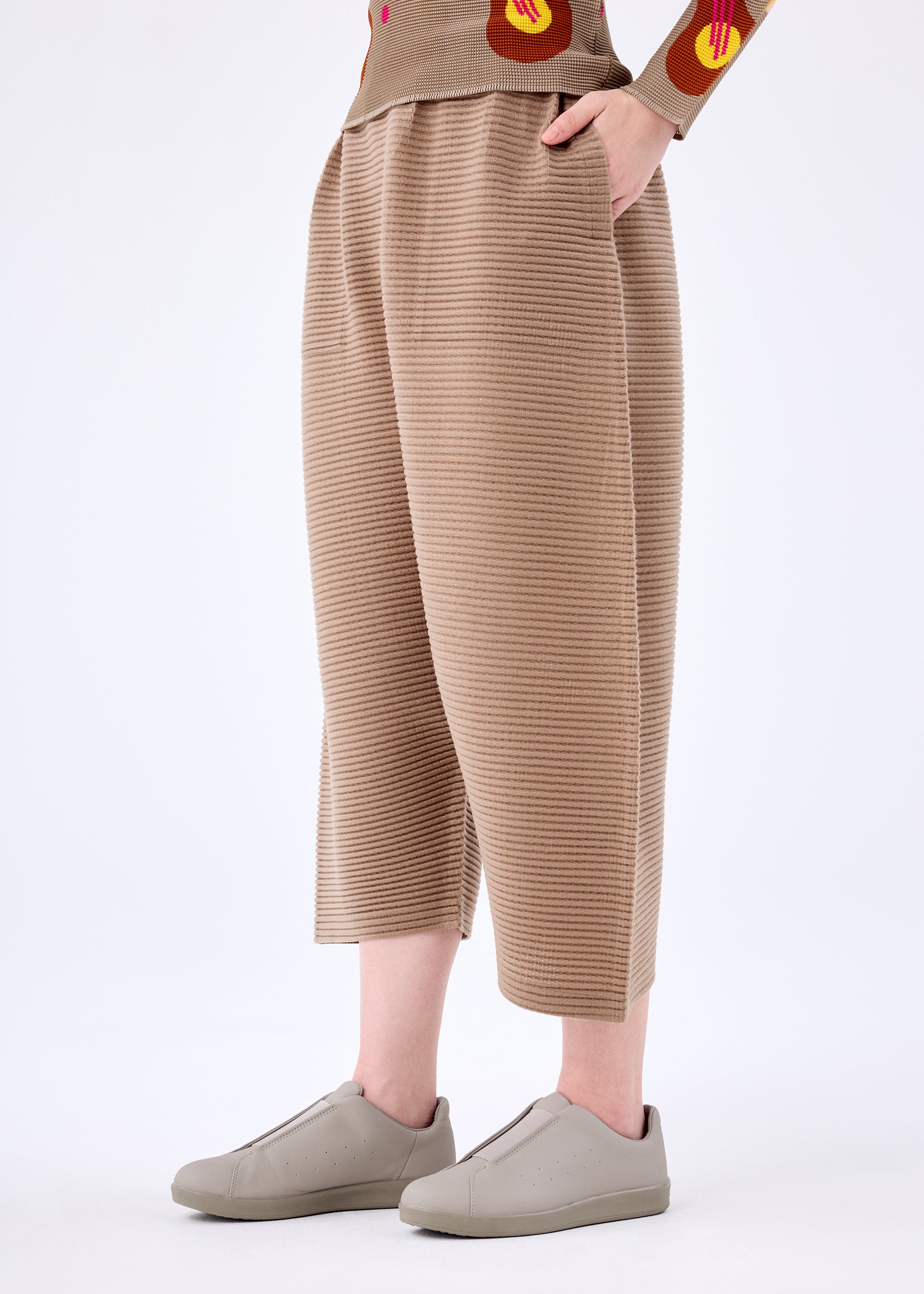 WARM PLEATS – isseymiyake.com 