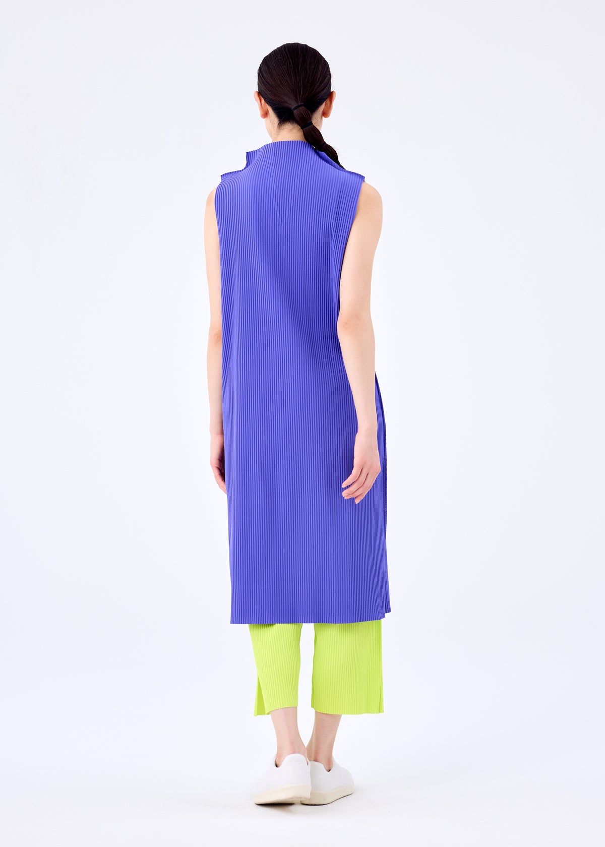 LEAF PLEATS – isseymiyake.com