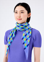 DRAWING CHECK PLEATS STOLE、アクセサリー&その他_ストール、着用画像1