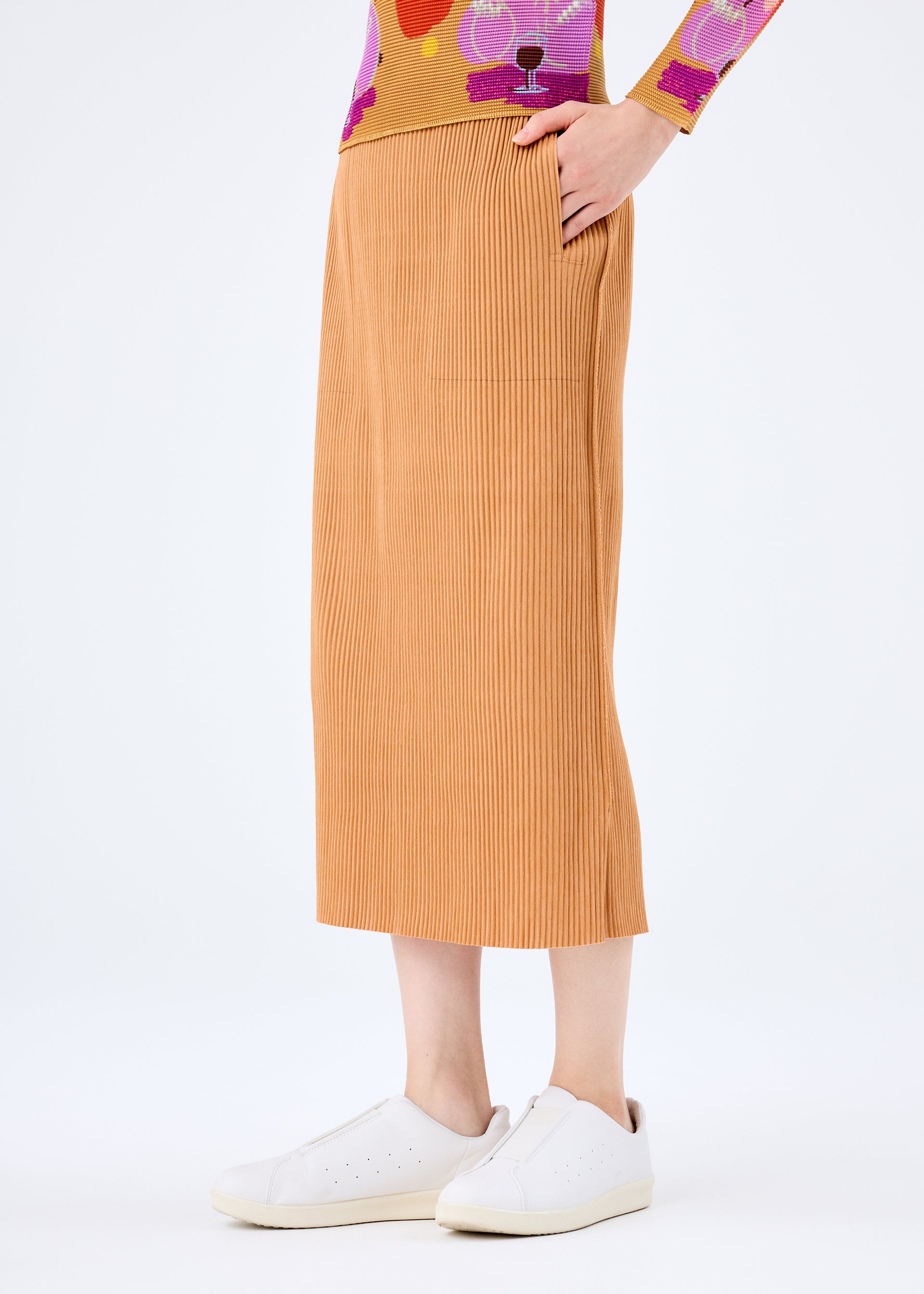 MIX FINE KNIT PLEATS BOTTOM – isseymiyake.com